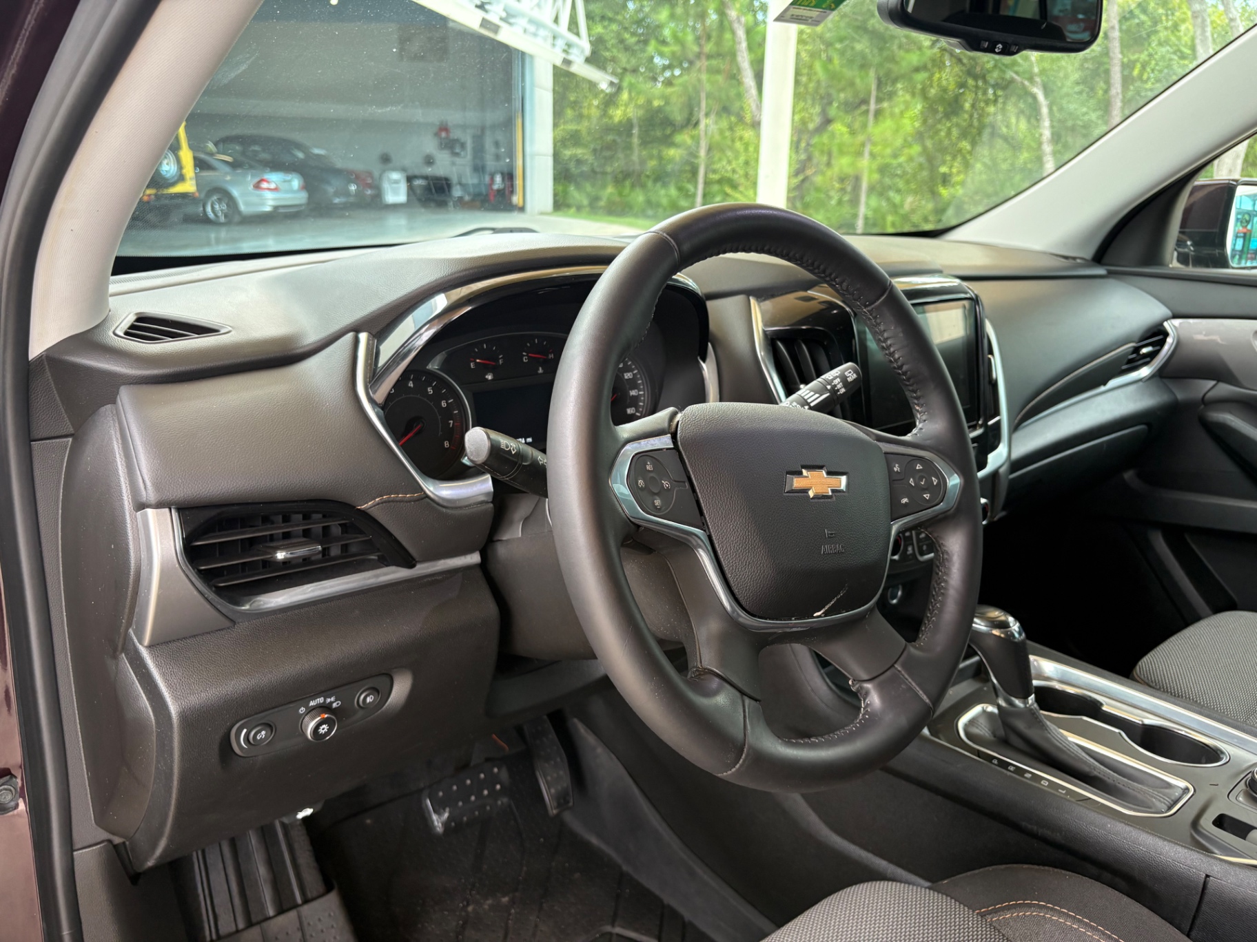 Vehicle photo 31