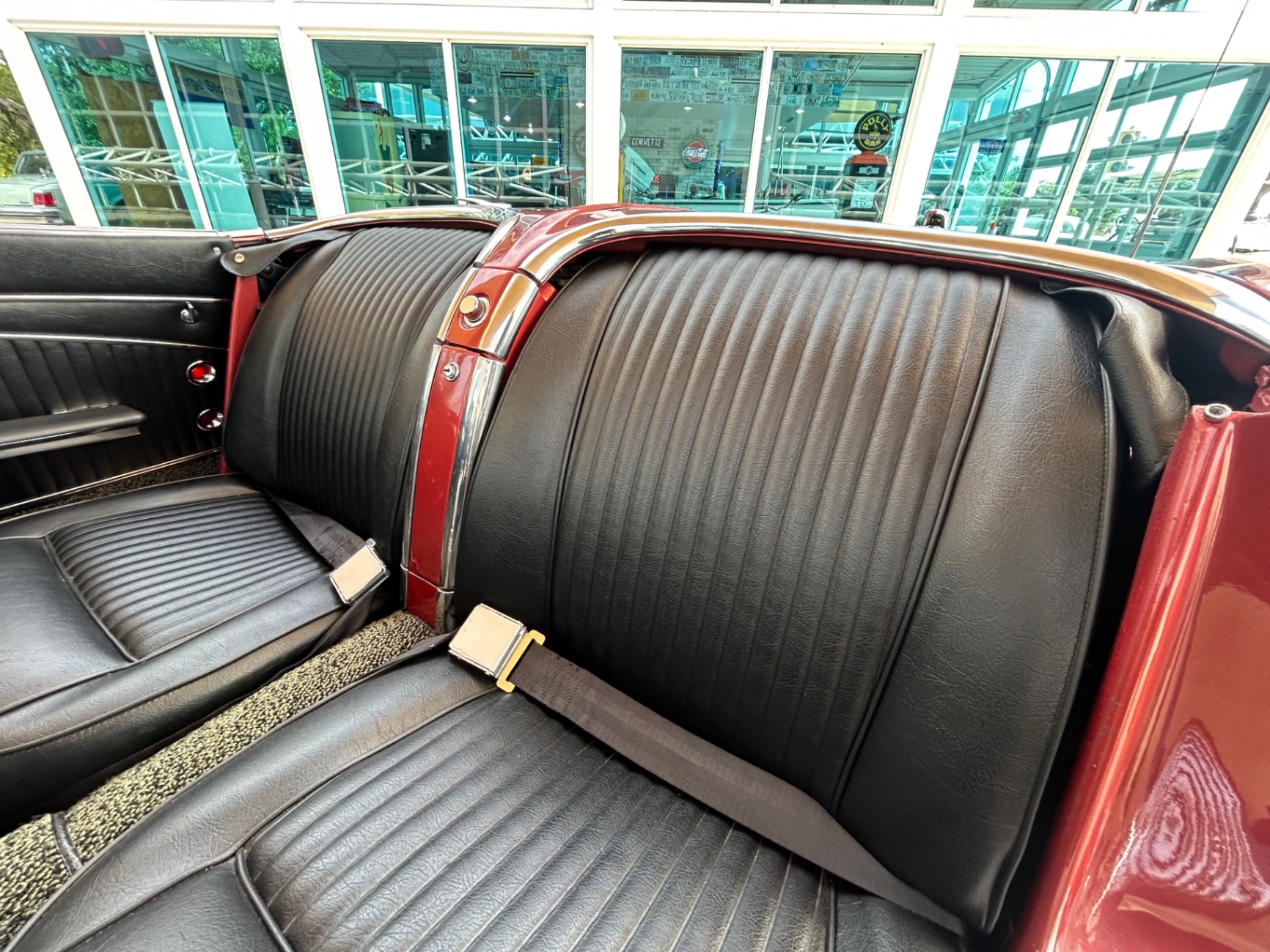 Vehicle photo 37