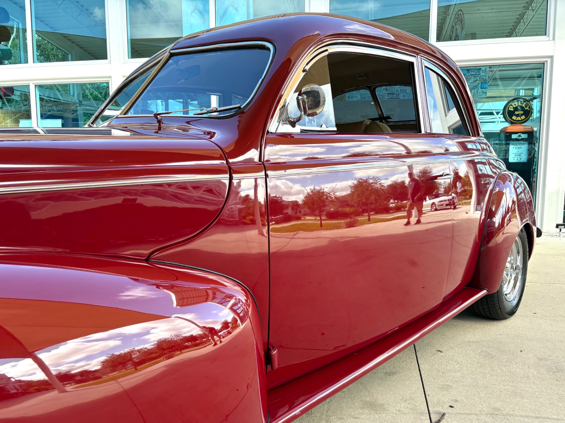 Vehicle photo 12