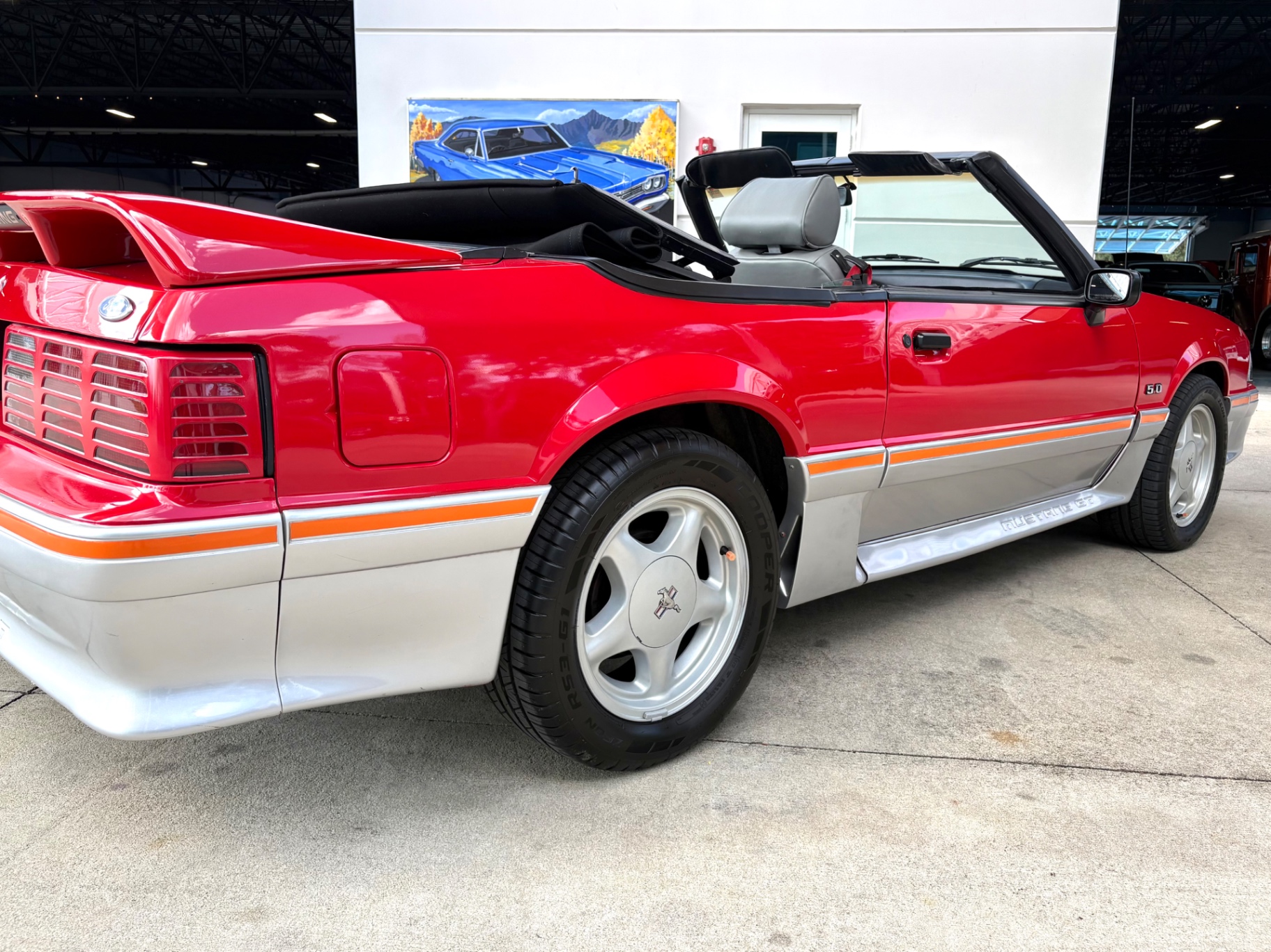 Vehicle photo 16