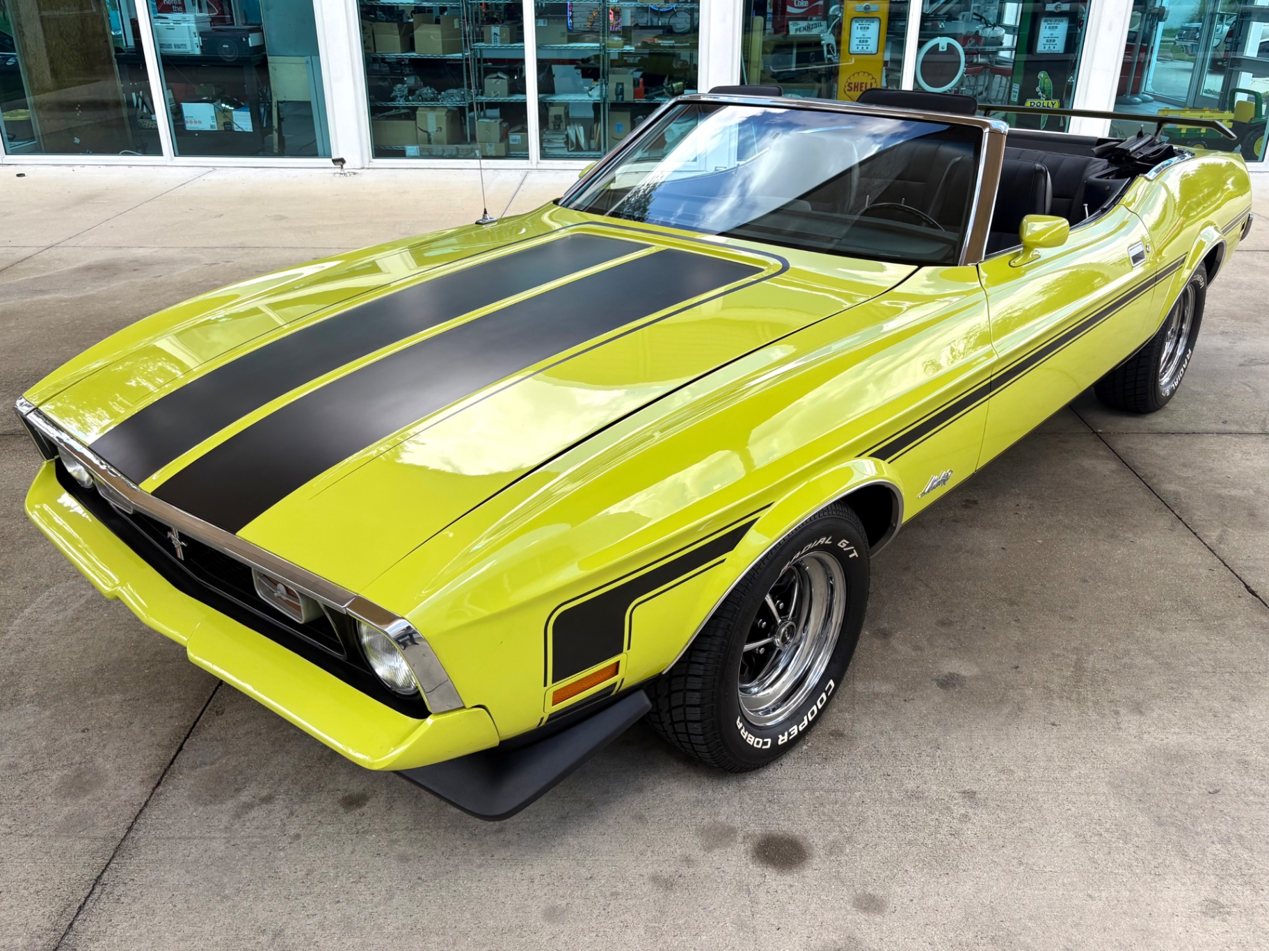 Vehicle photo 20