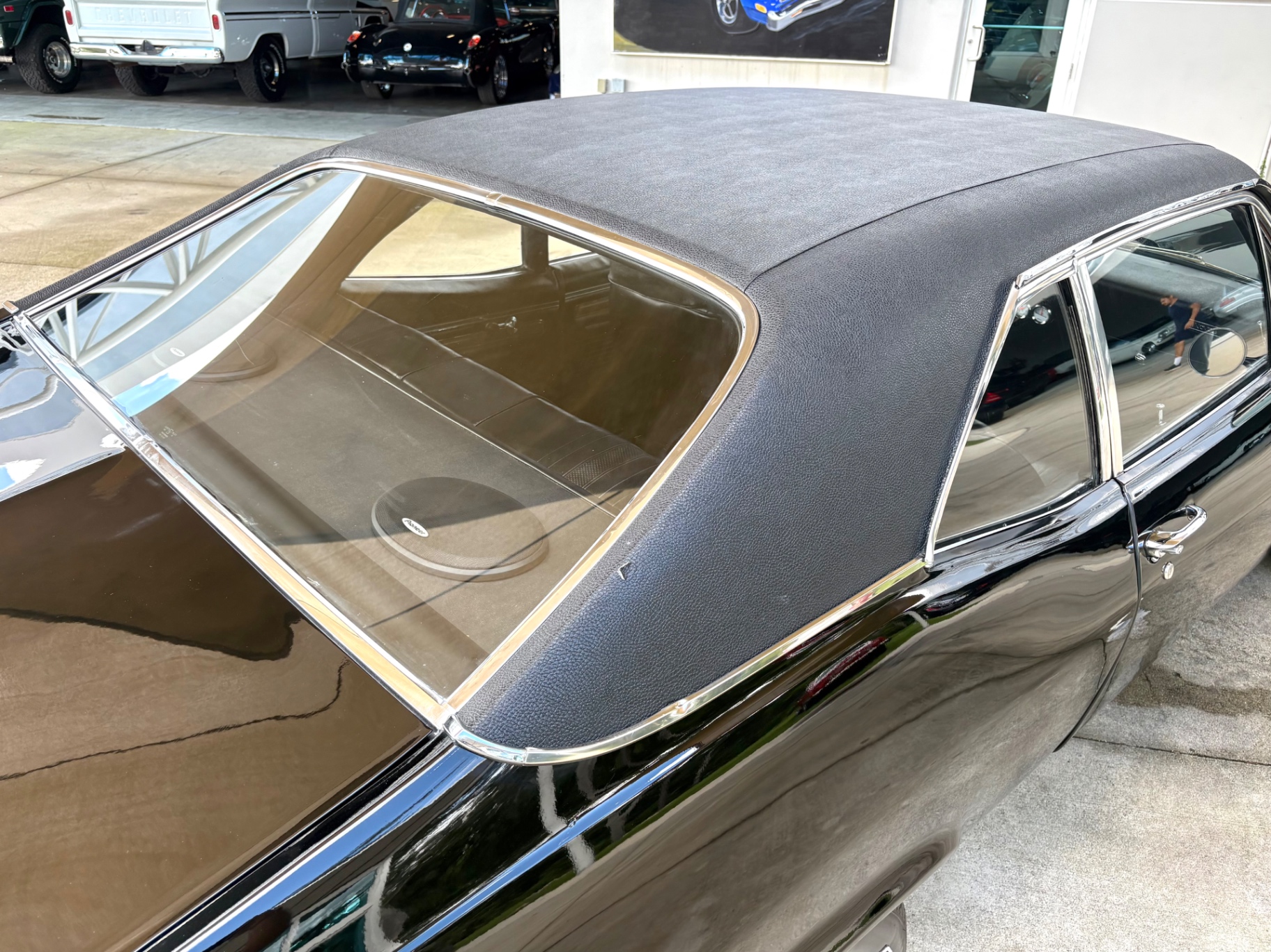 Vehicle photo 22