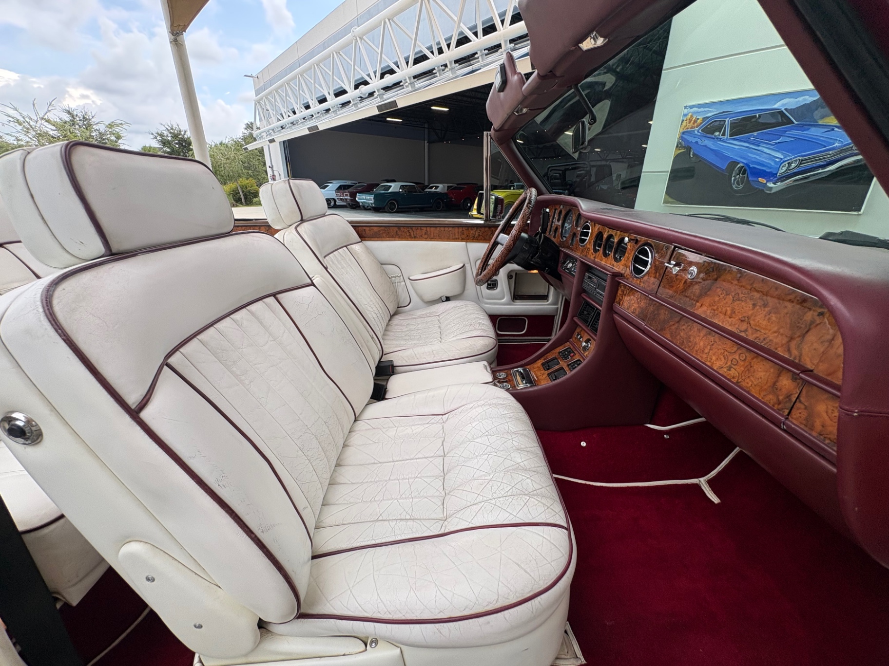 Vehicle photo 45