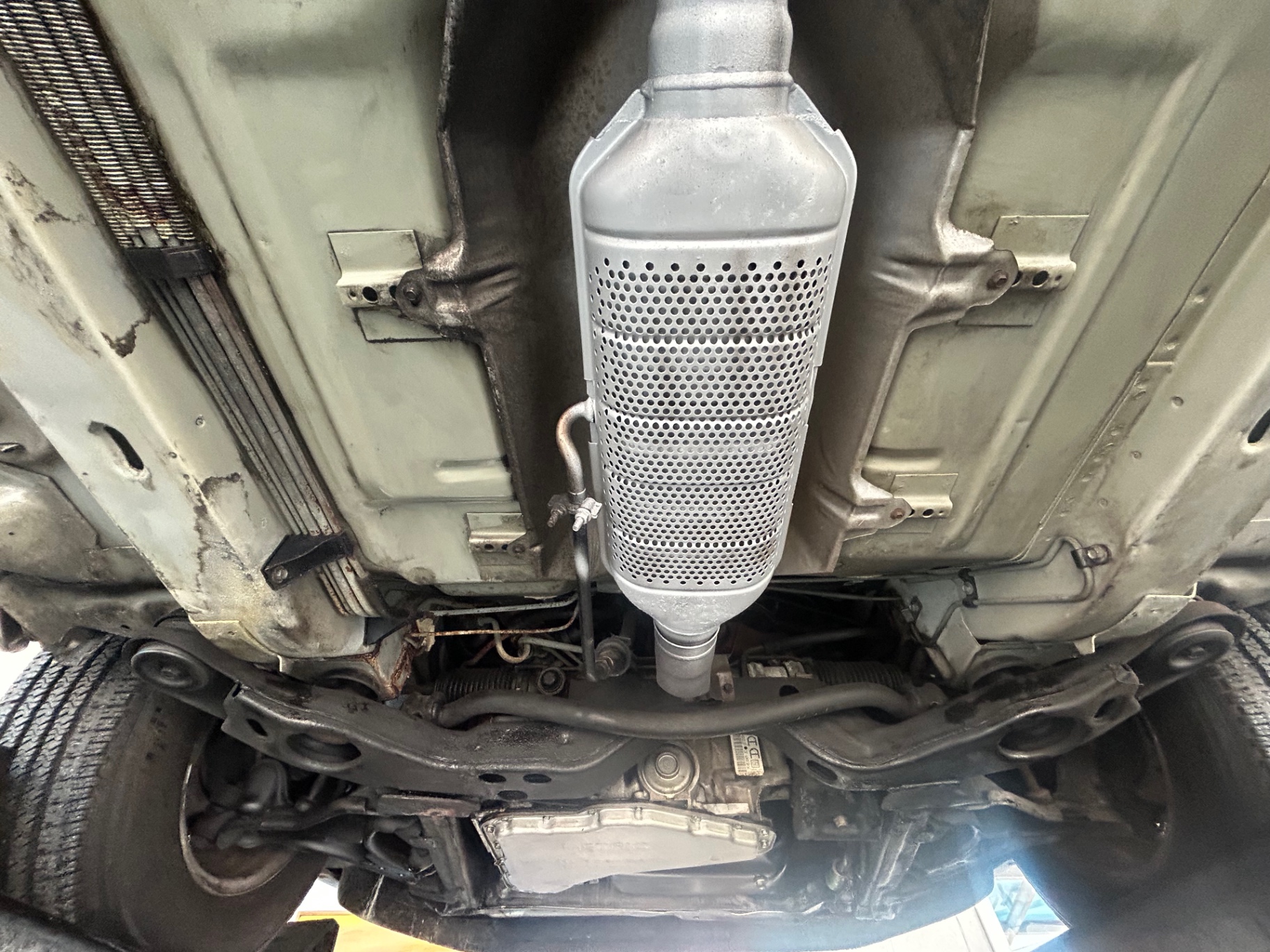 Vehicle photo 30