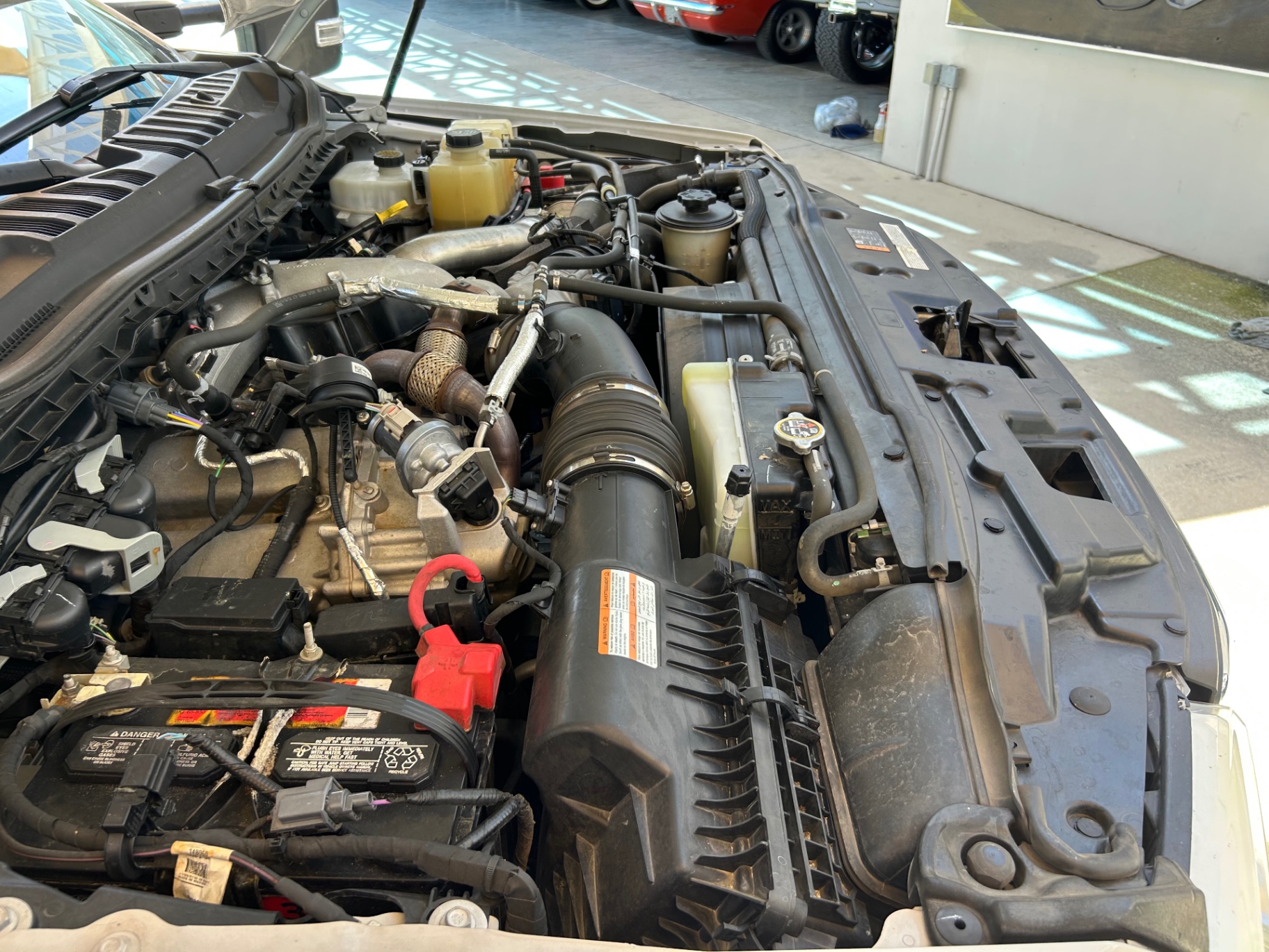 Vehicle photo 23