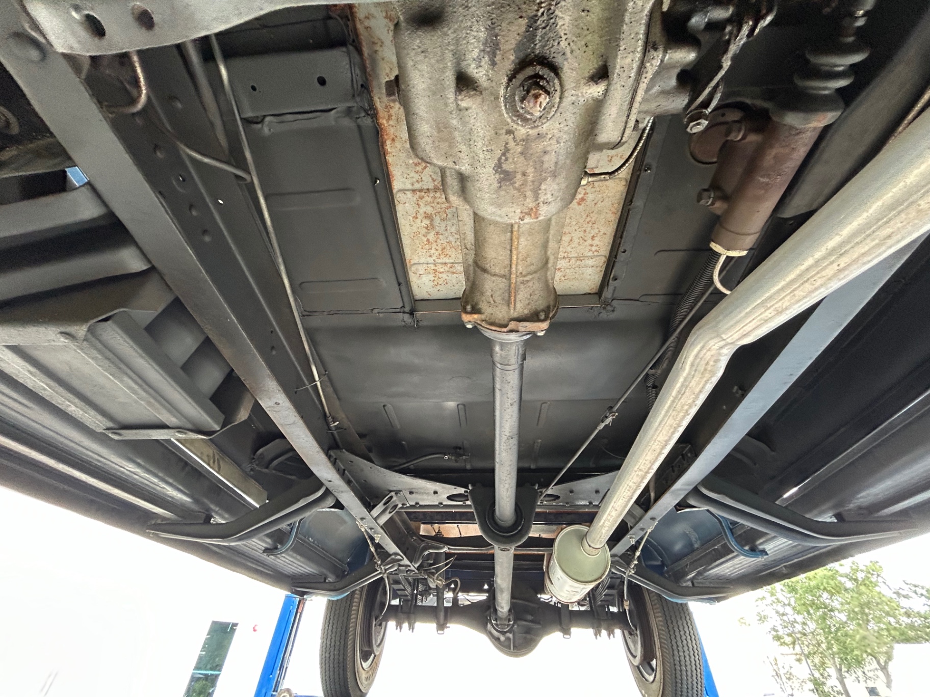 Vehicle photo 32