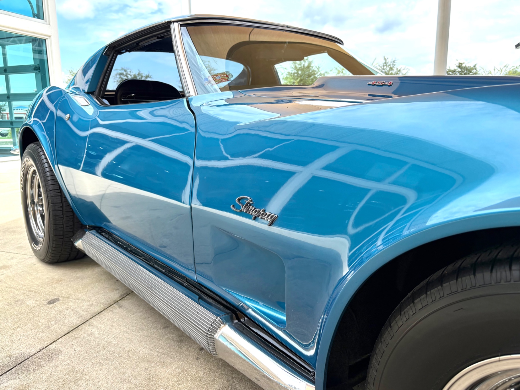 Vehicle photo 18