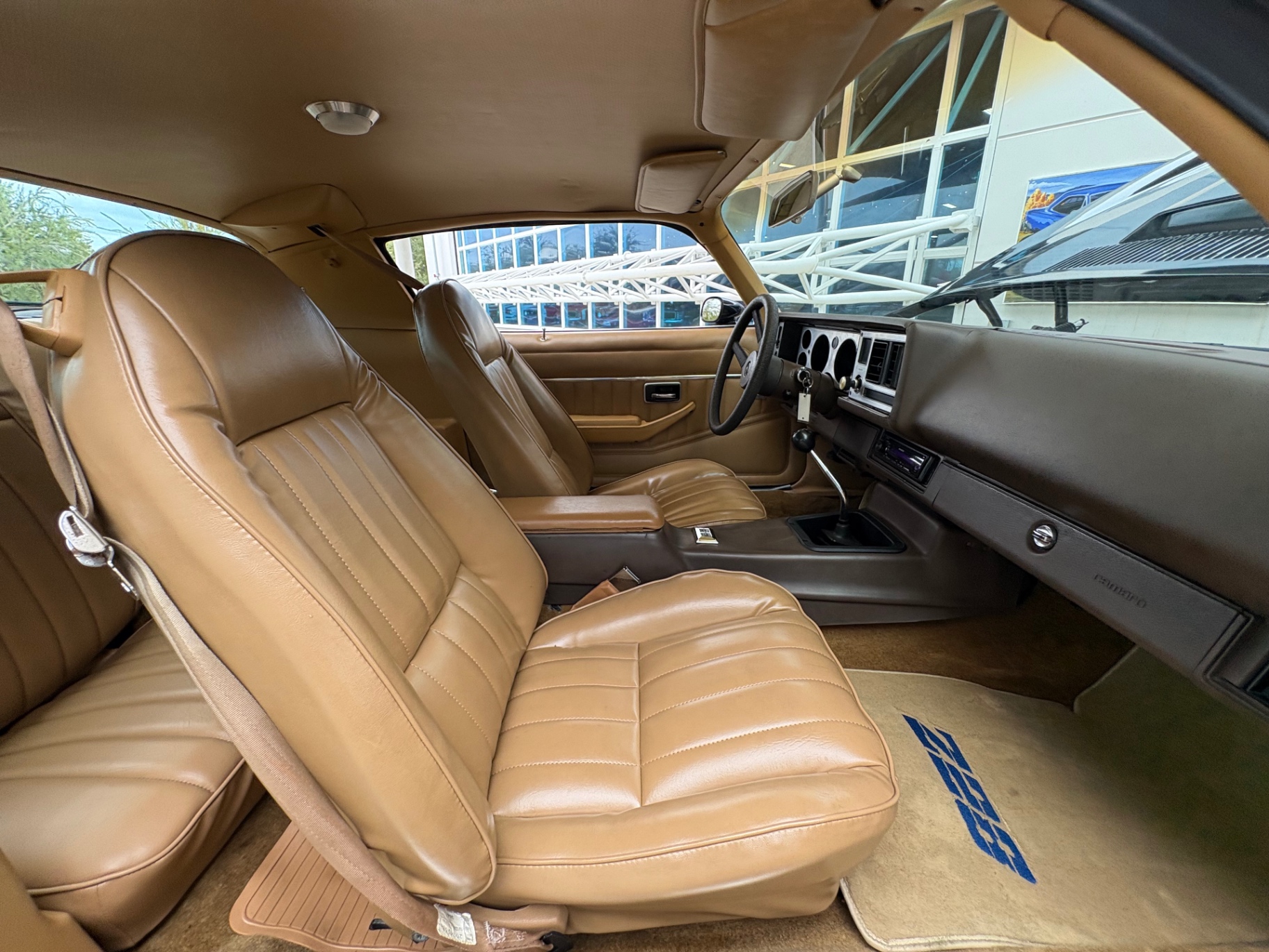 Vehicle photo 41