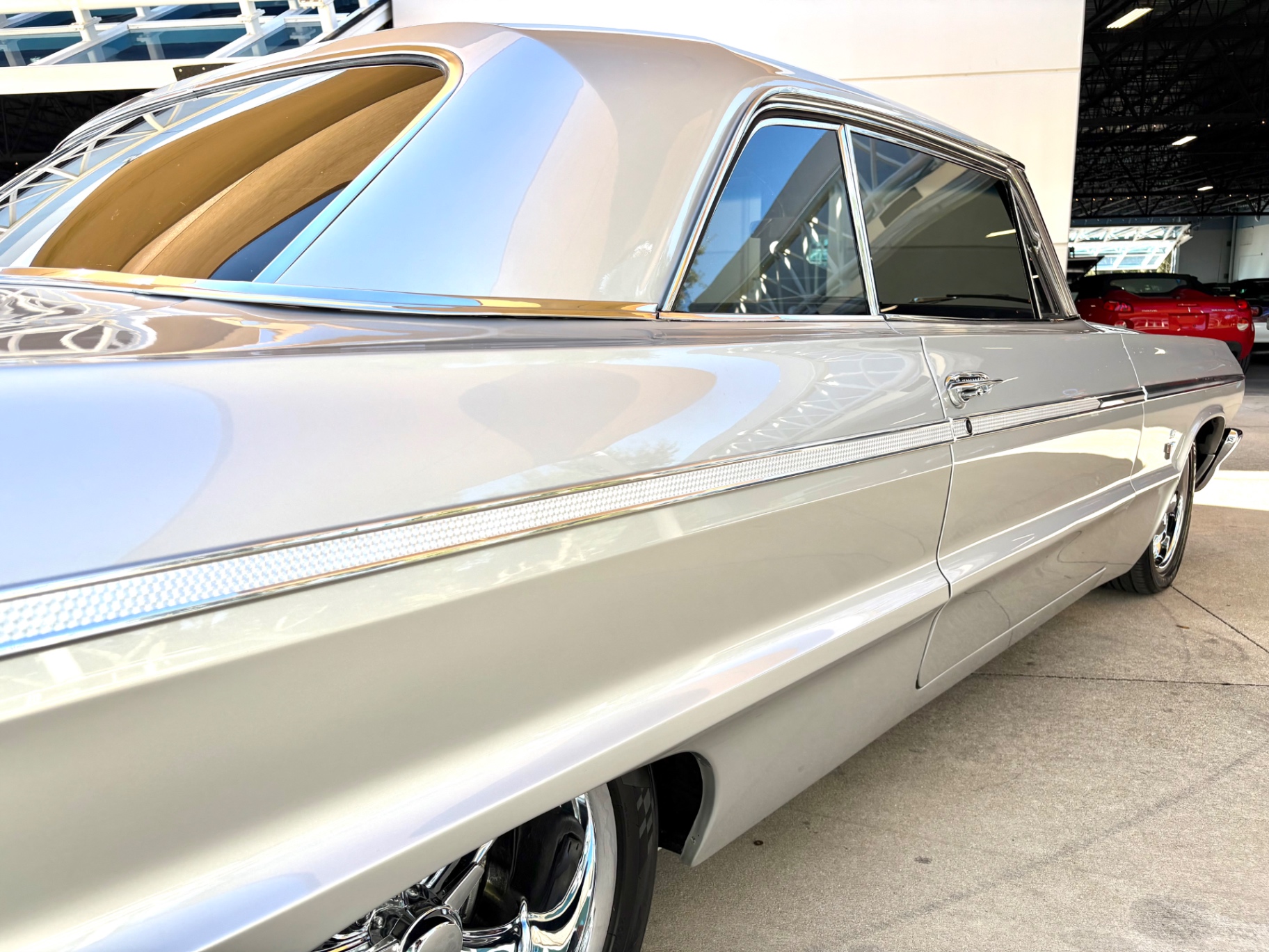 Vehicle photo 17