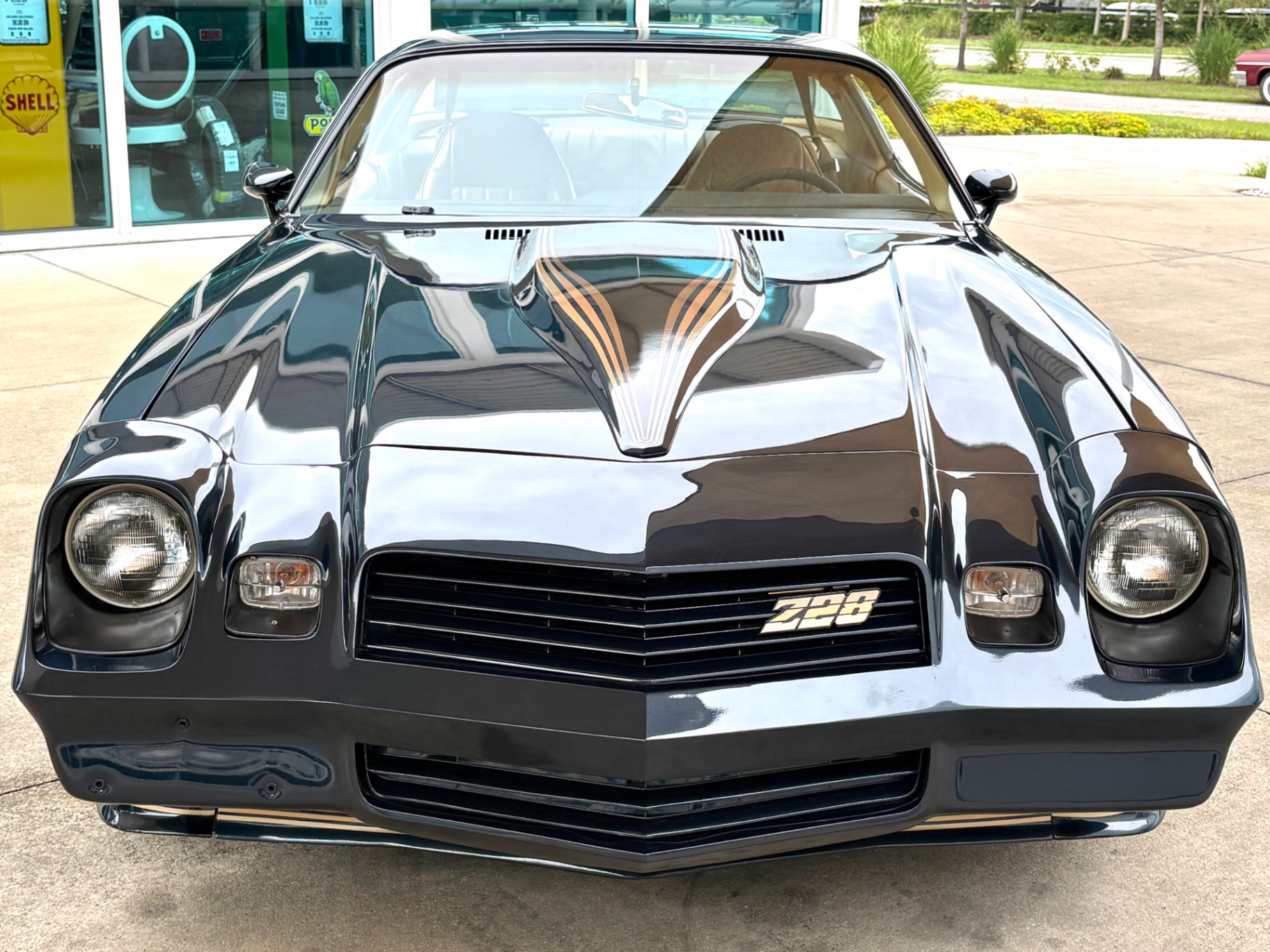 Vehicle photo 3