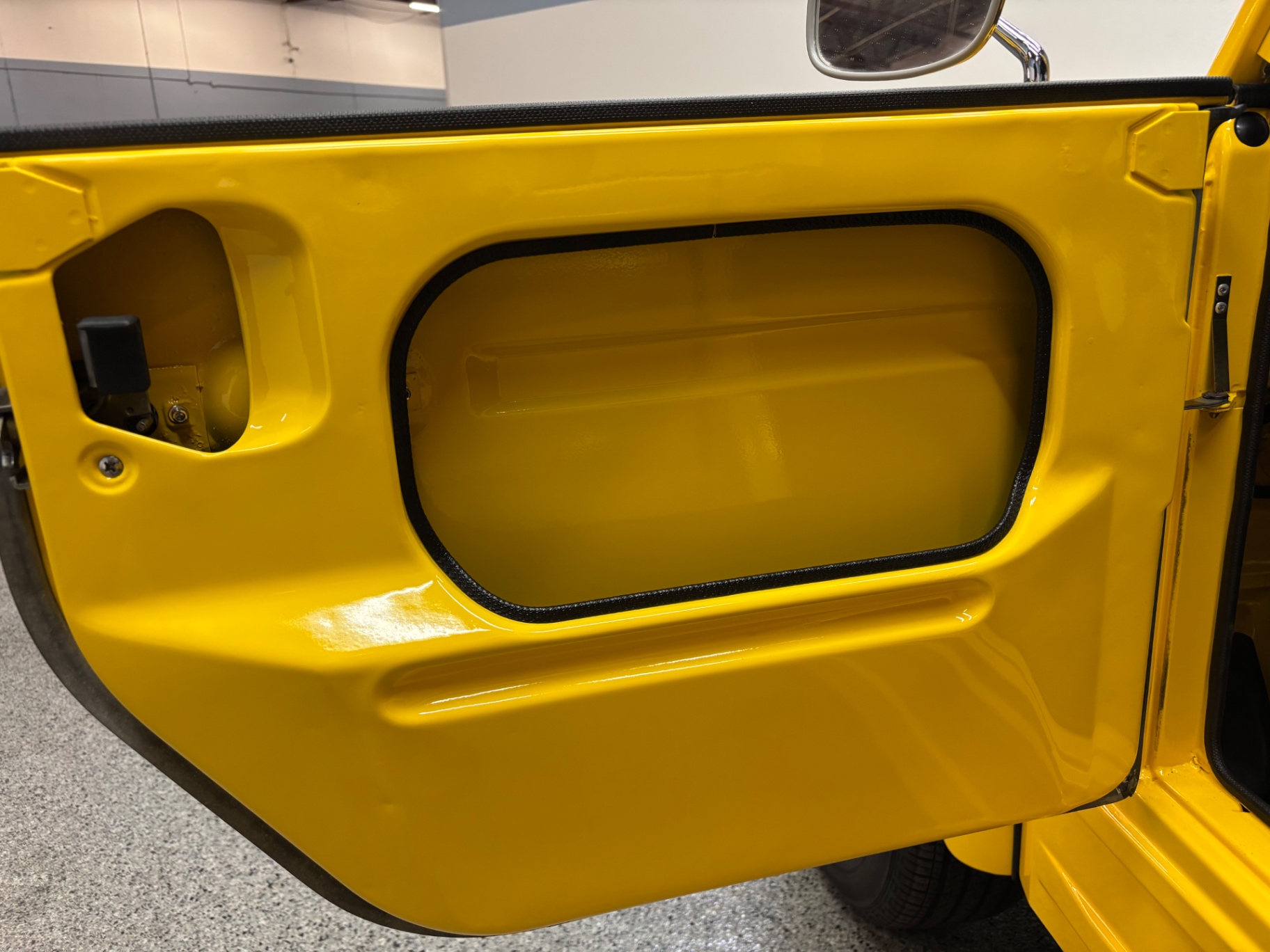 Vehicle photo 21