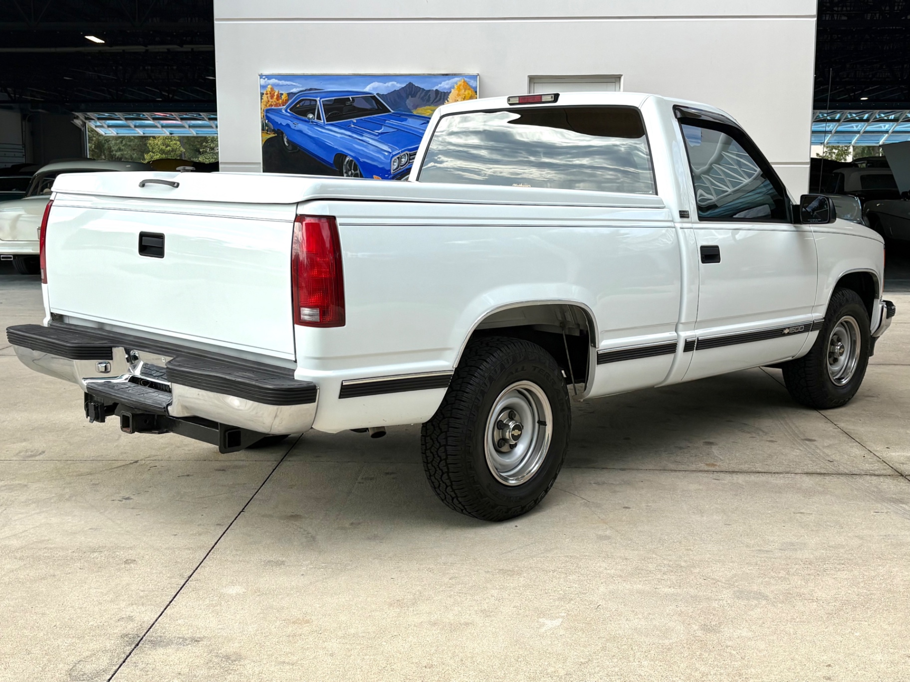 Vehicle photo 5