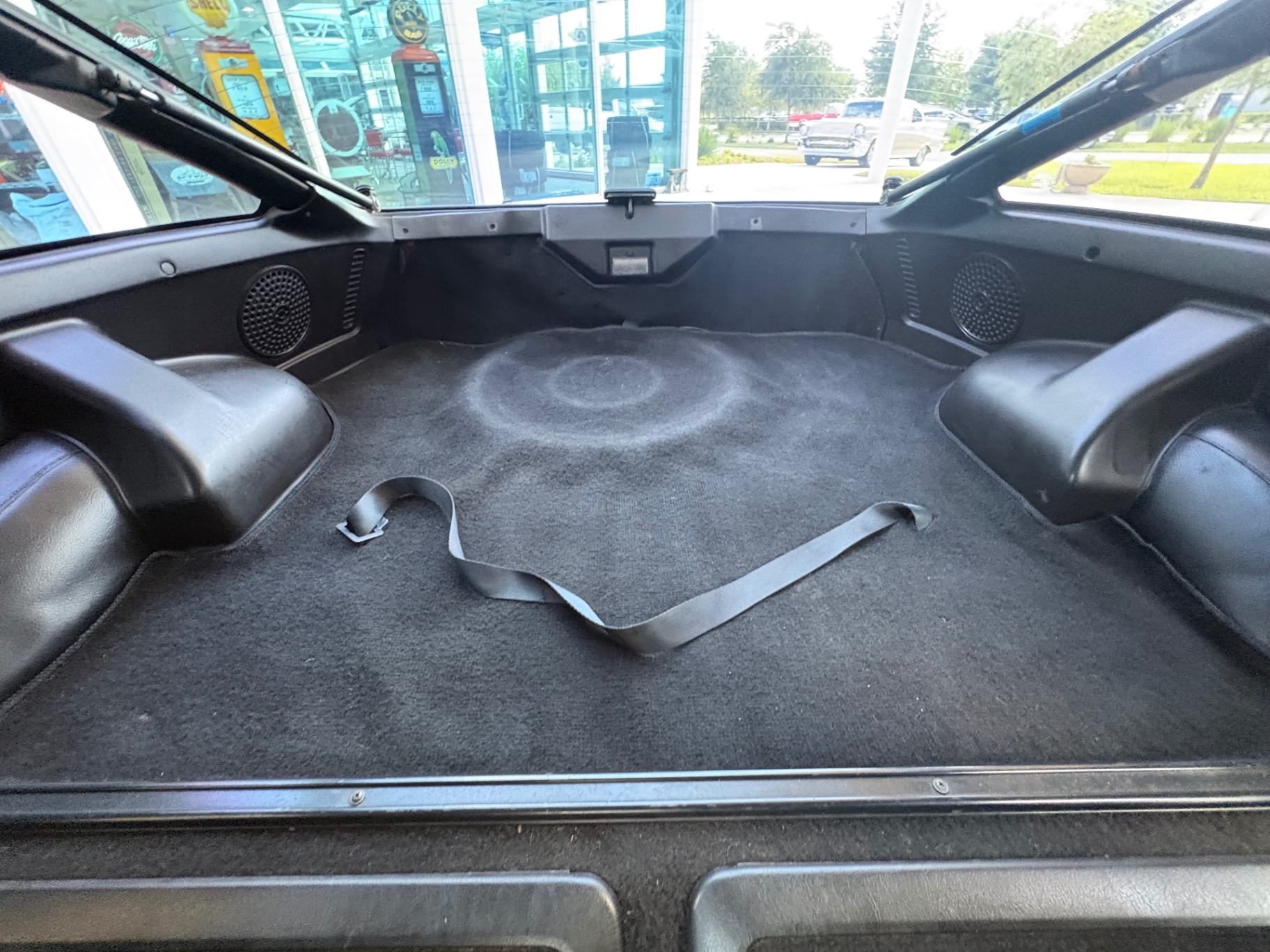 Vehicle photo 36