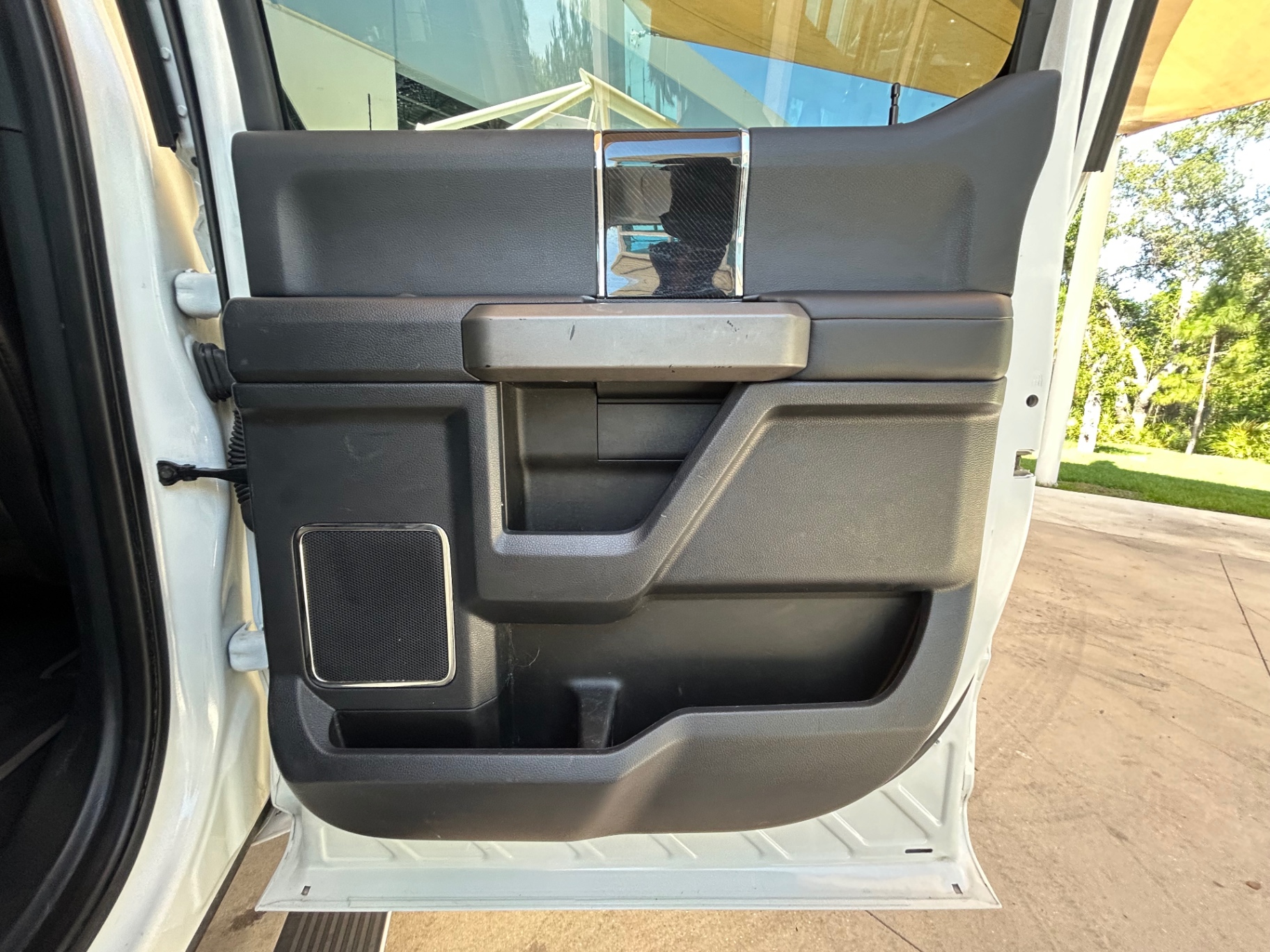 Vehicle photo 41