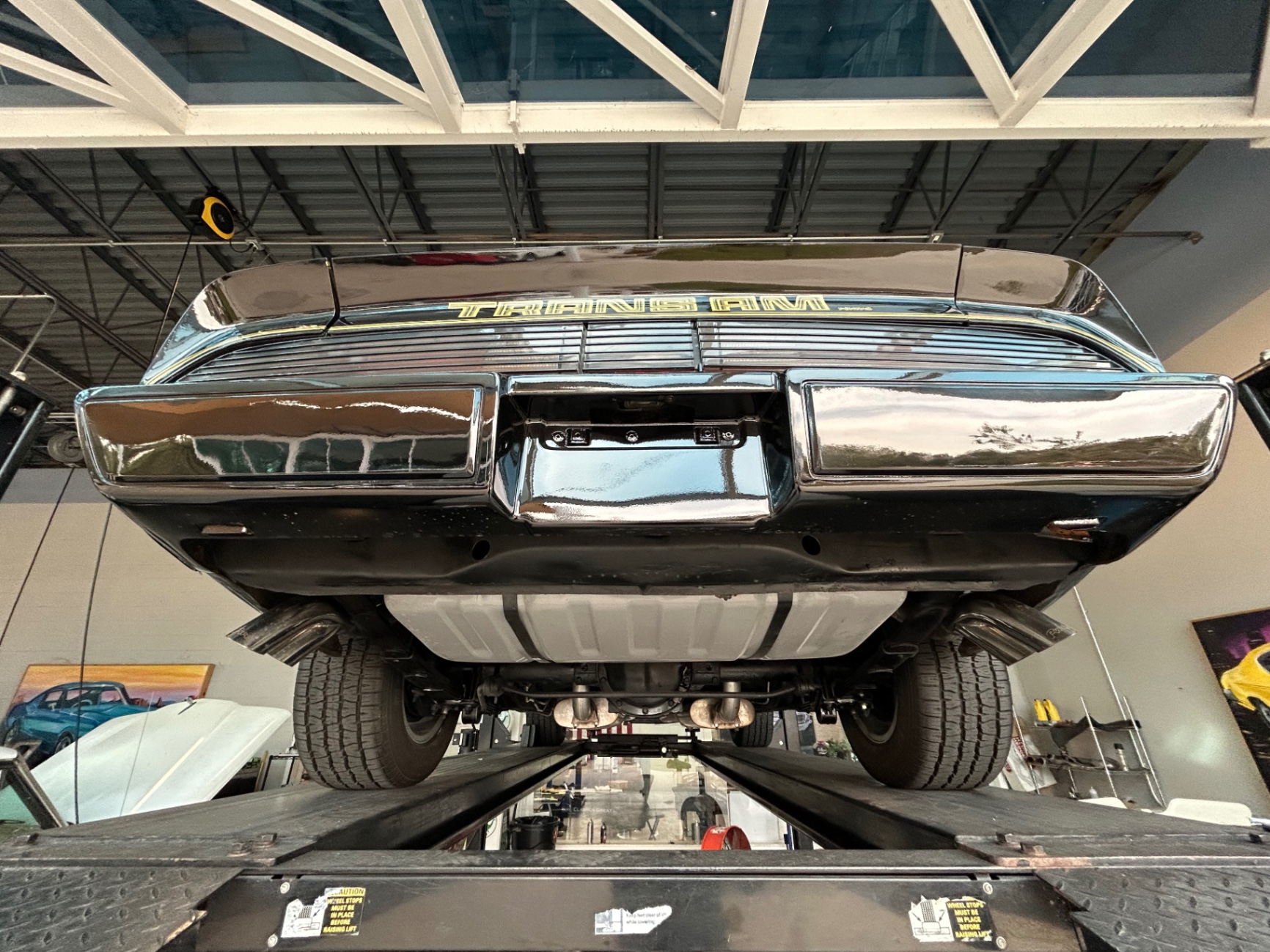 Vehicle photo 52