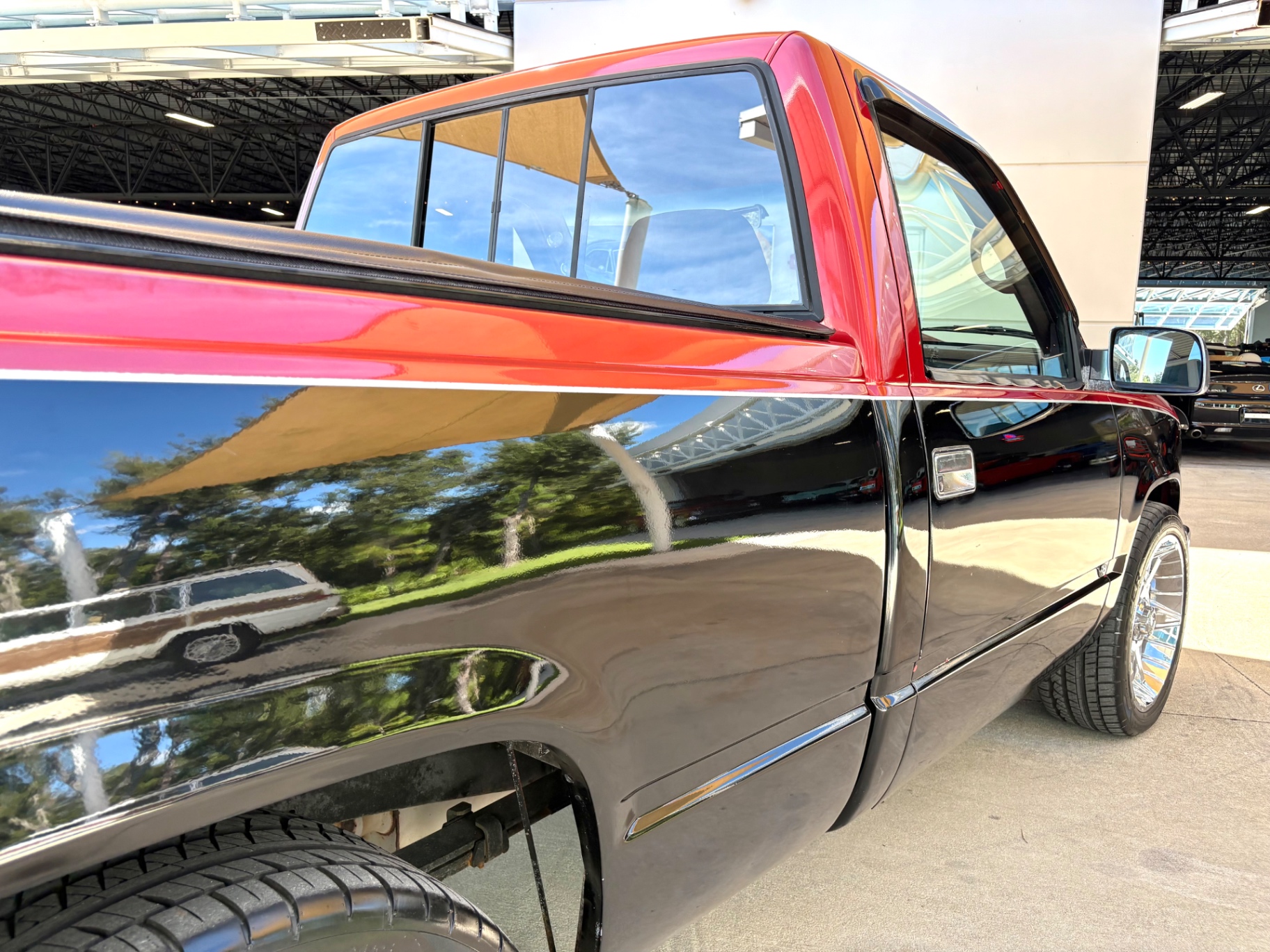 Vehicle photo 15