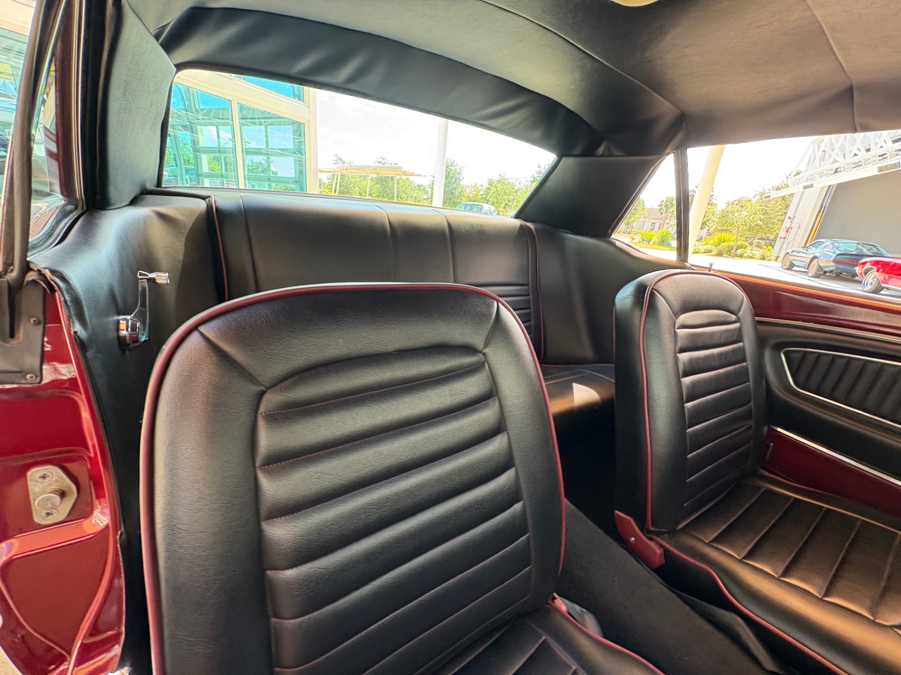 Vehicle photo 38