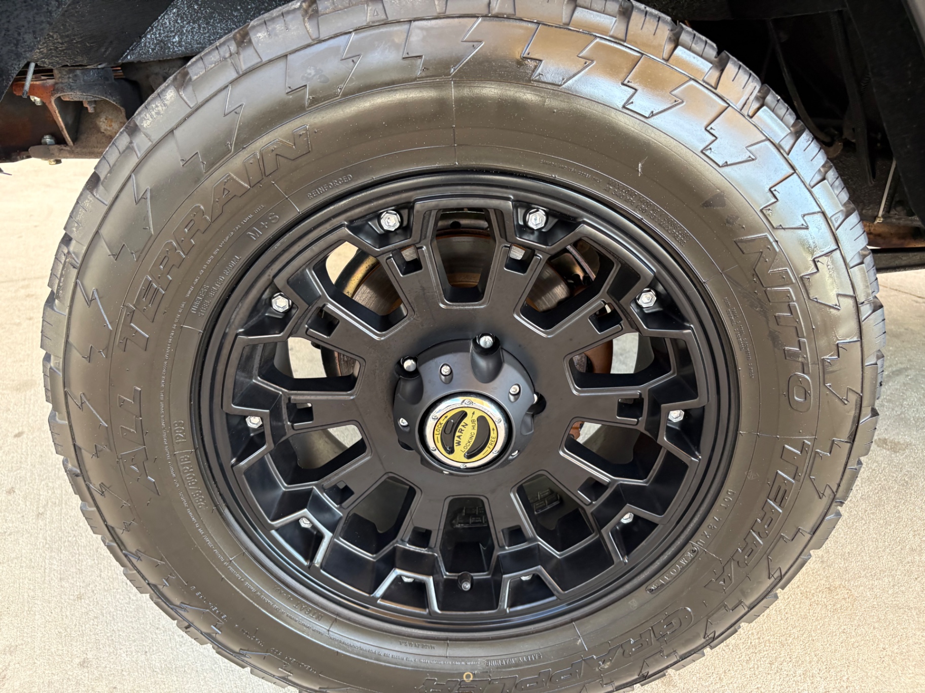 Vehicle photo 19