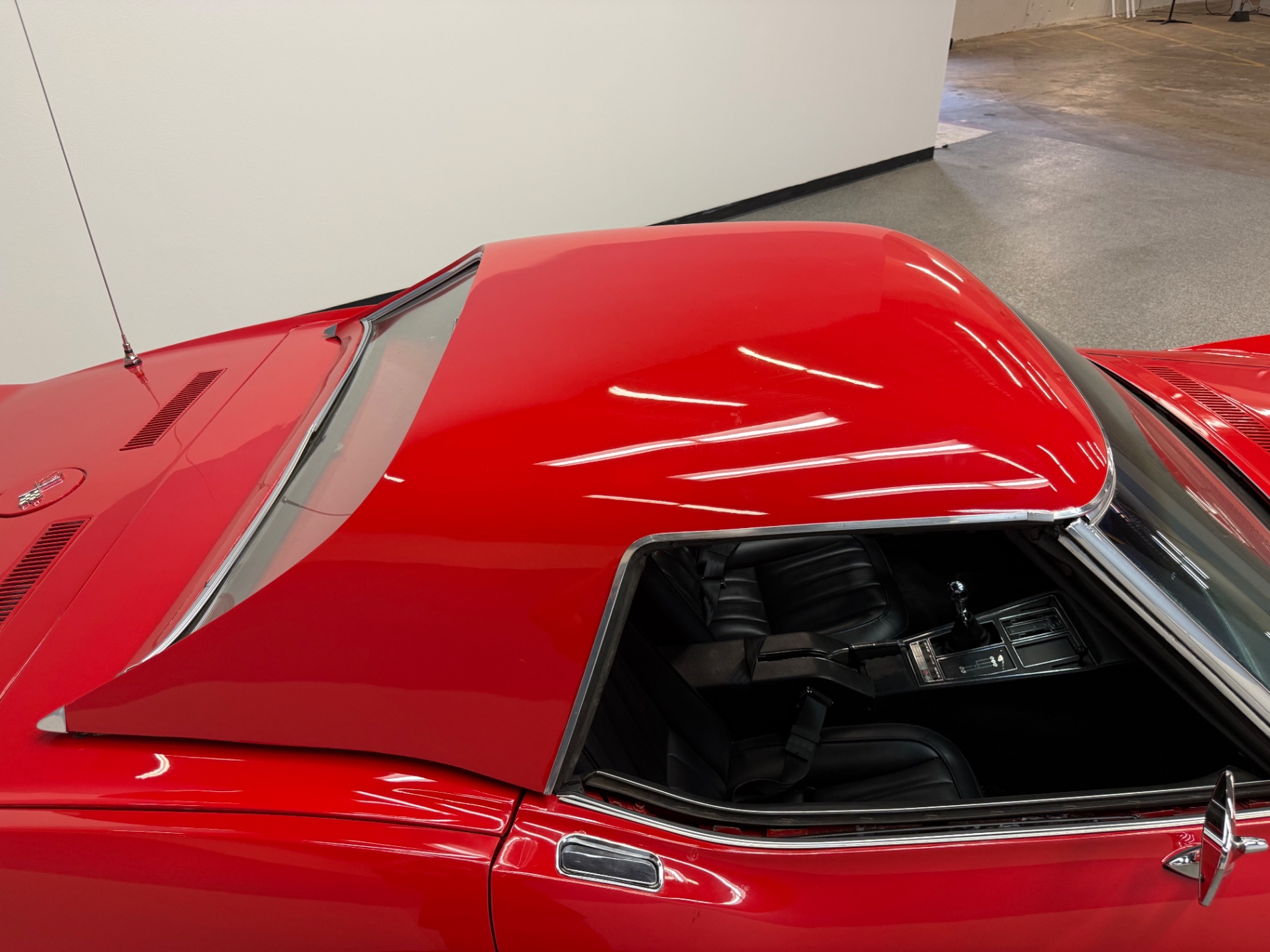 Vehicle photo 9