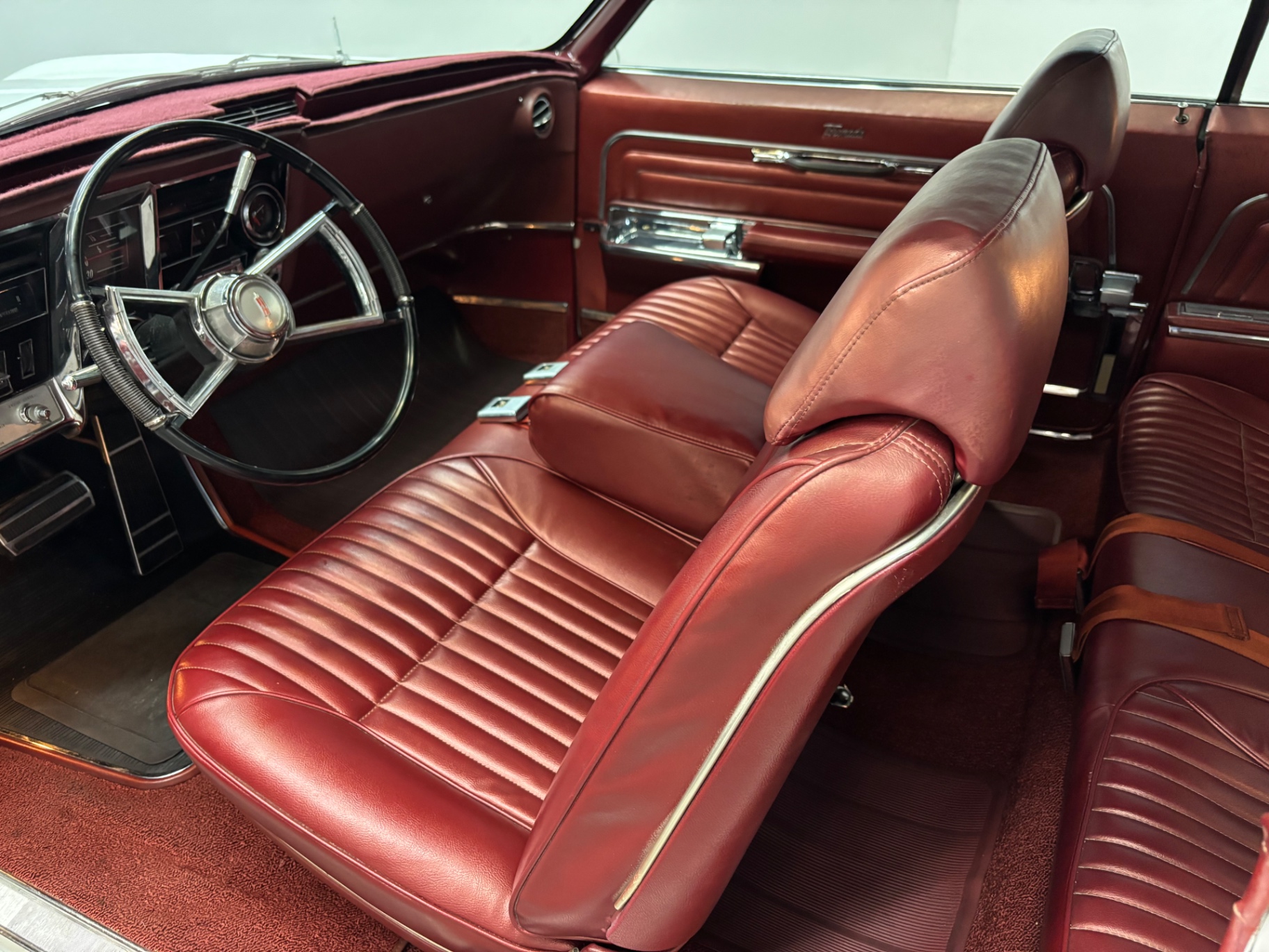 Vehicle photo 22