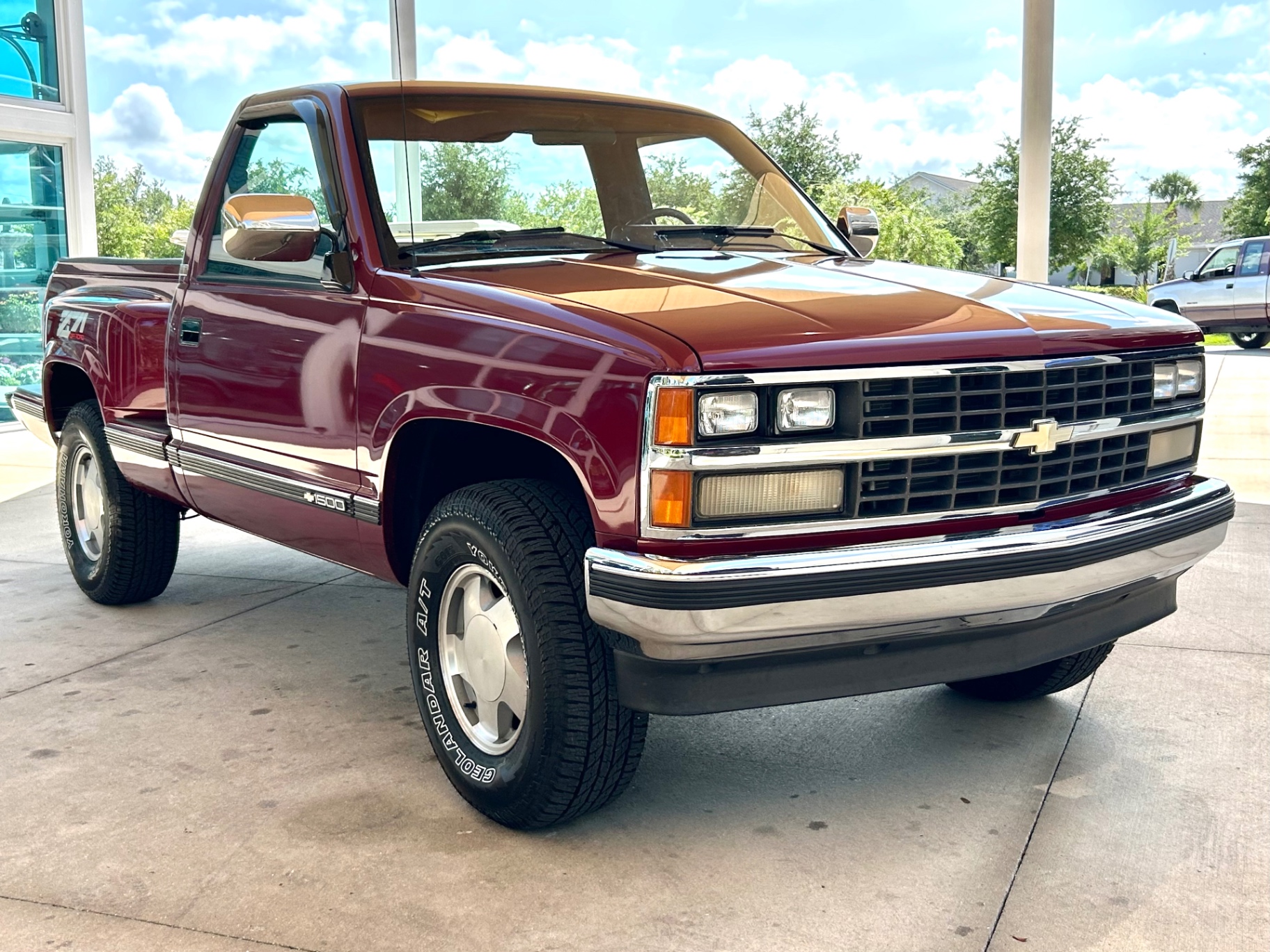 Vehicle photo 3