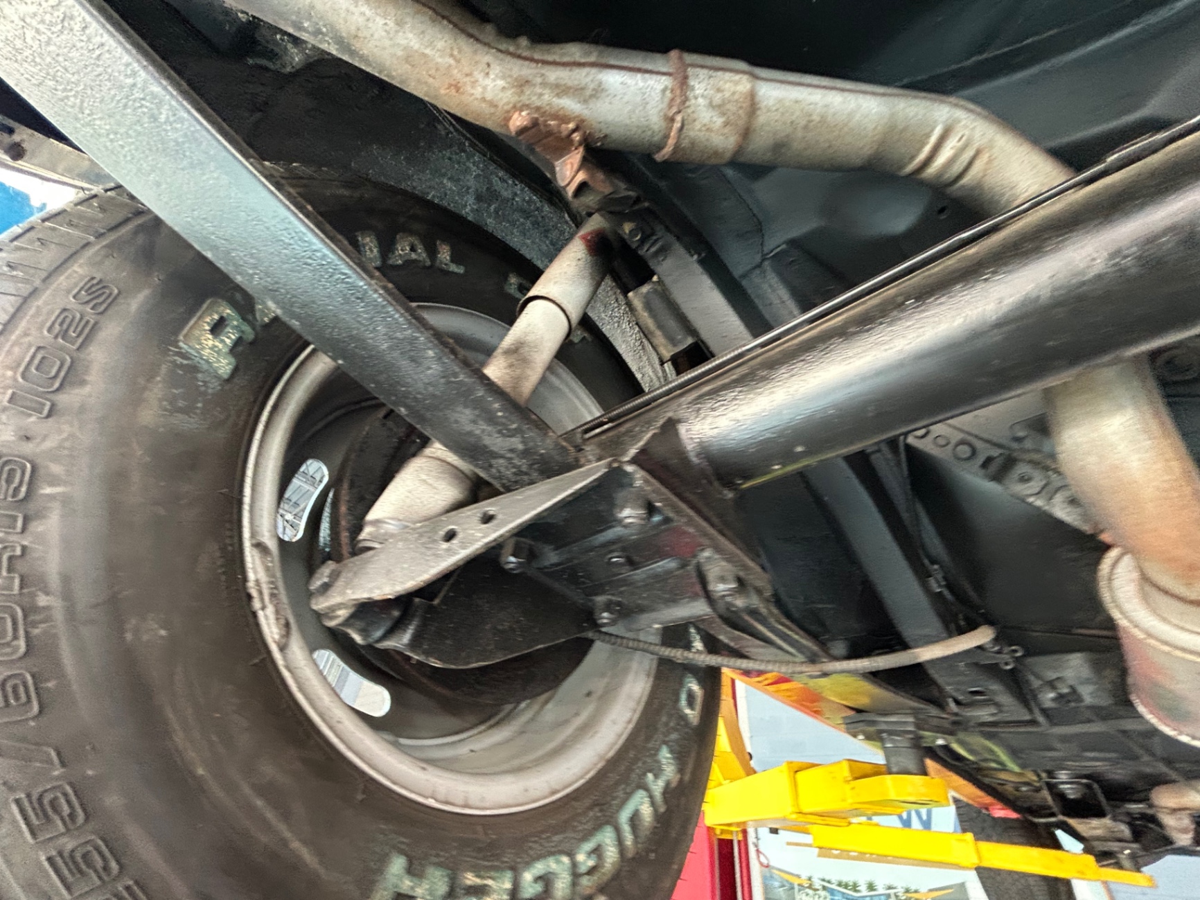 Vehicle photo 46