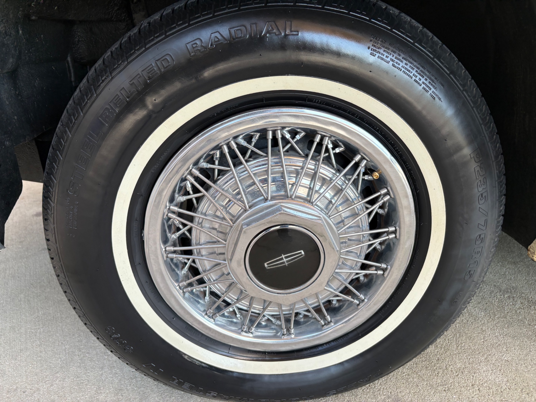 Vehicle photo 22