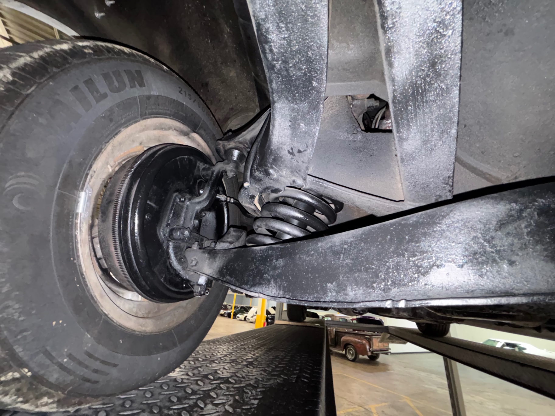 Vehicle photo 52