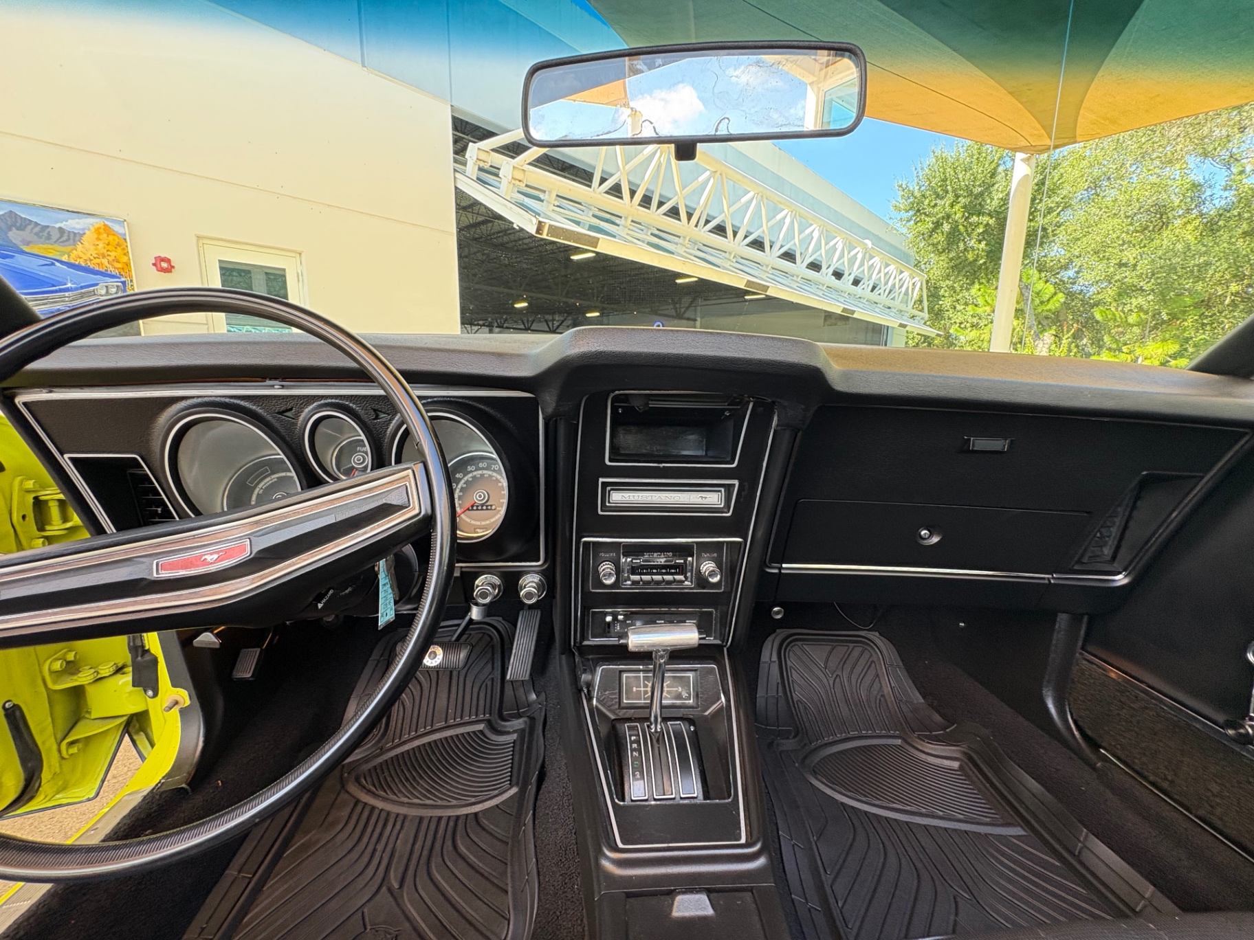 Vehicle photo 42