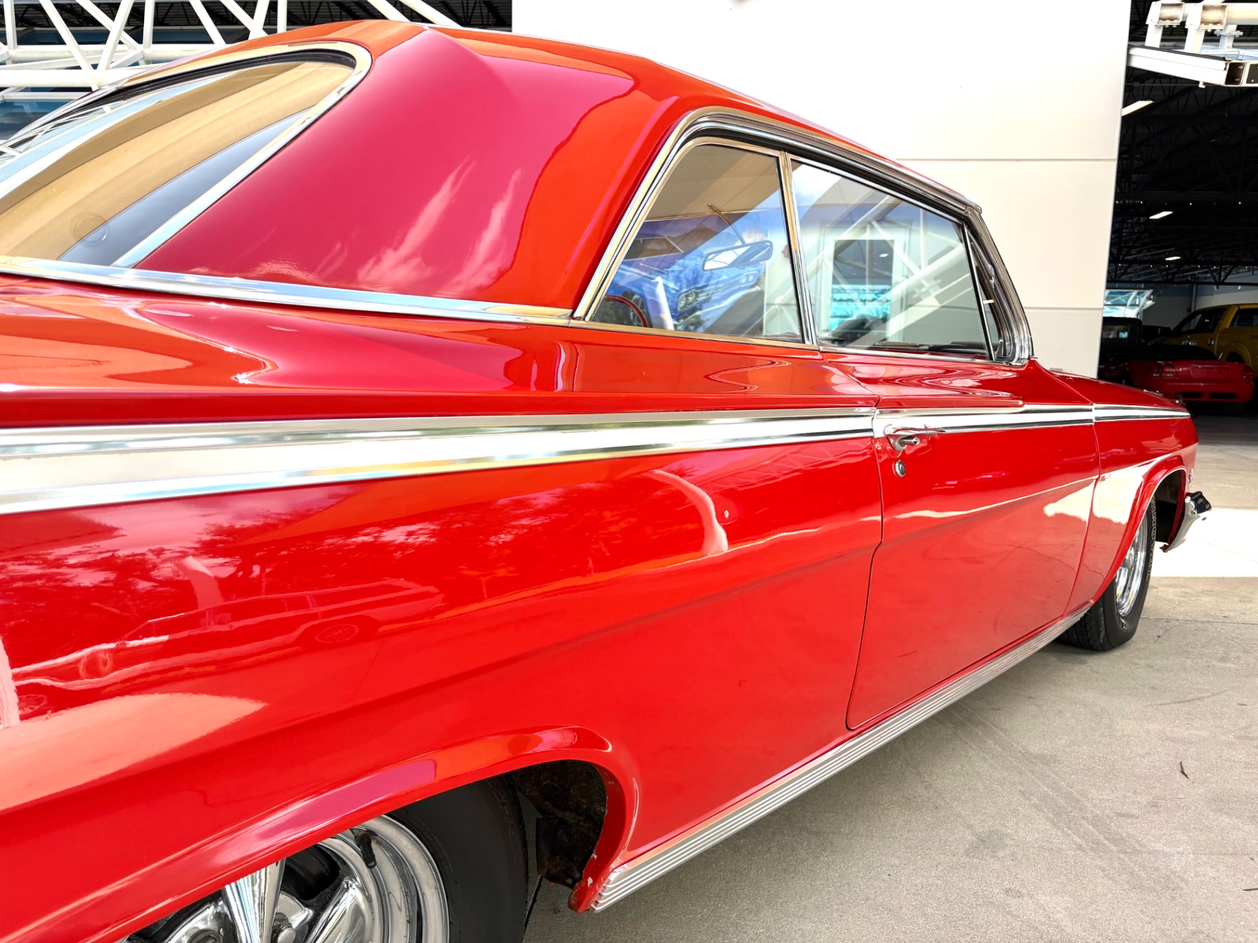 Vehicle photo 18