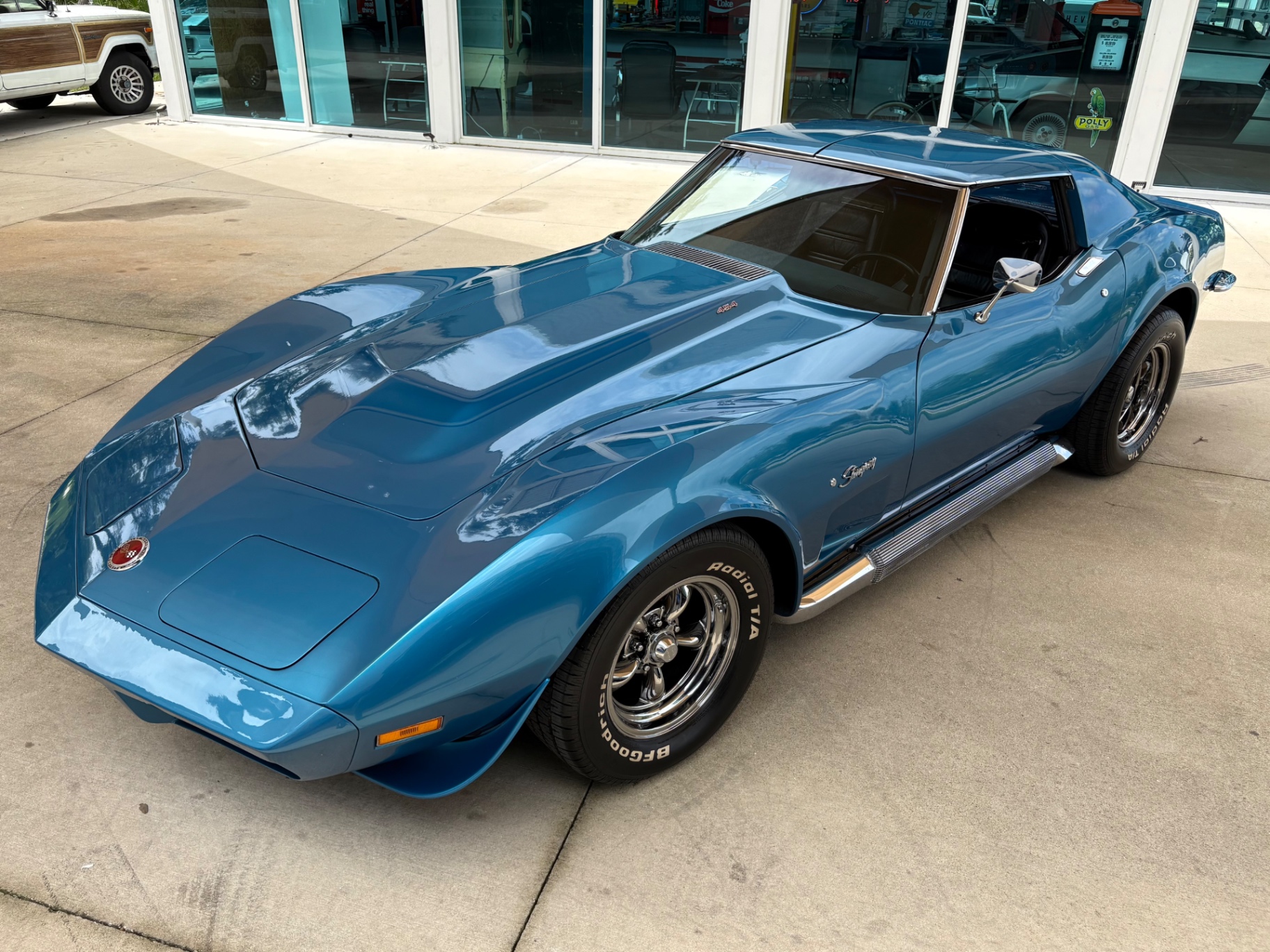 Vehicle photo 20