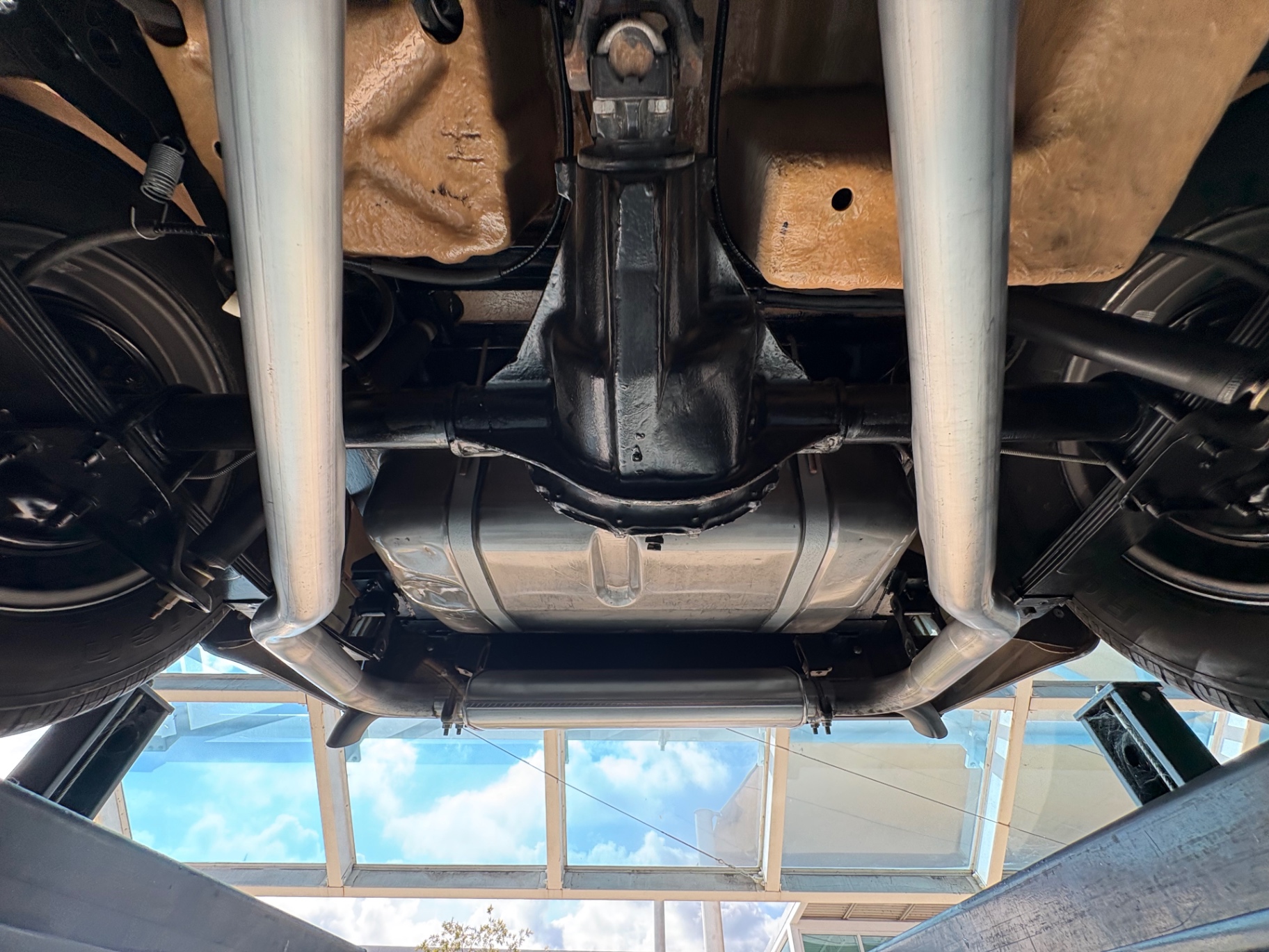 Vehicle photo 50
