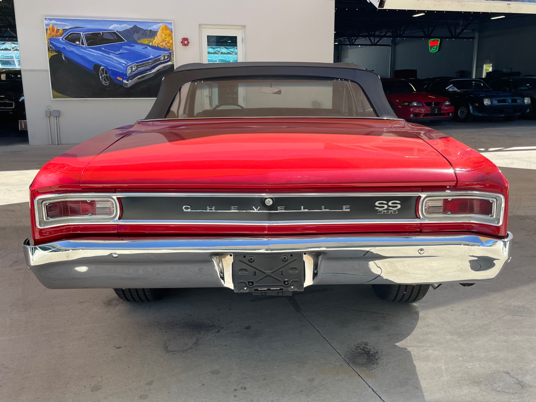 Vehicle photo 7