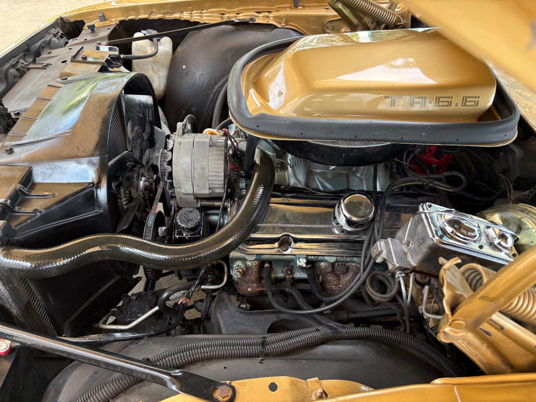 Vehicle photo 28