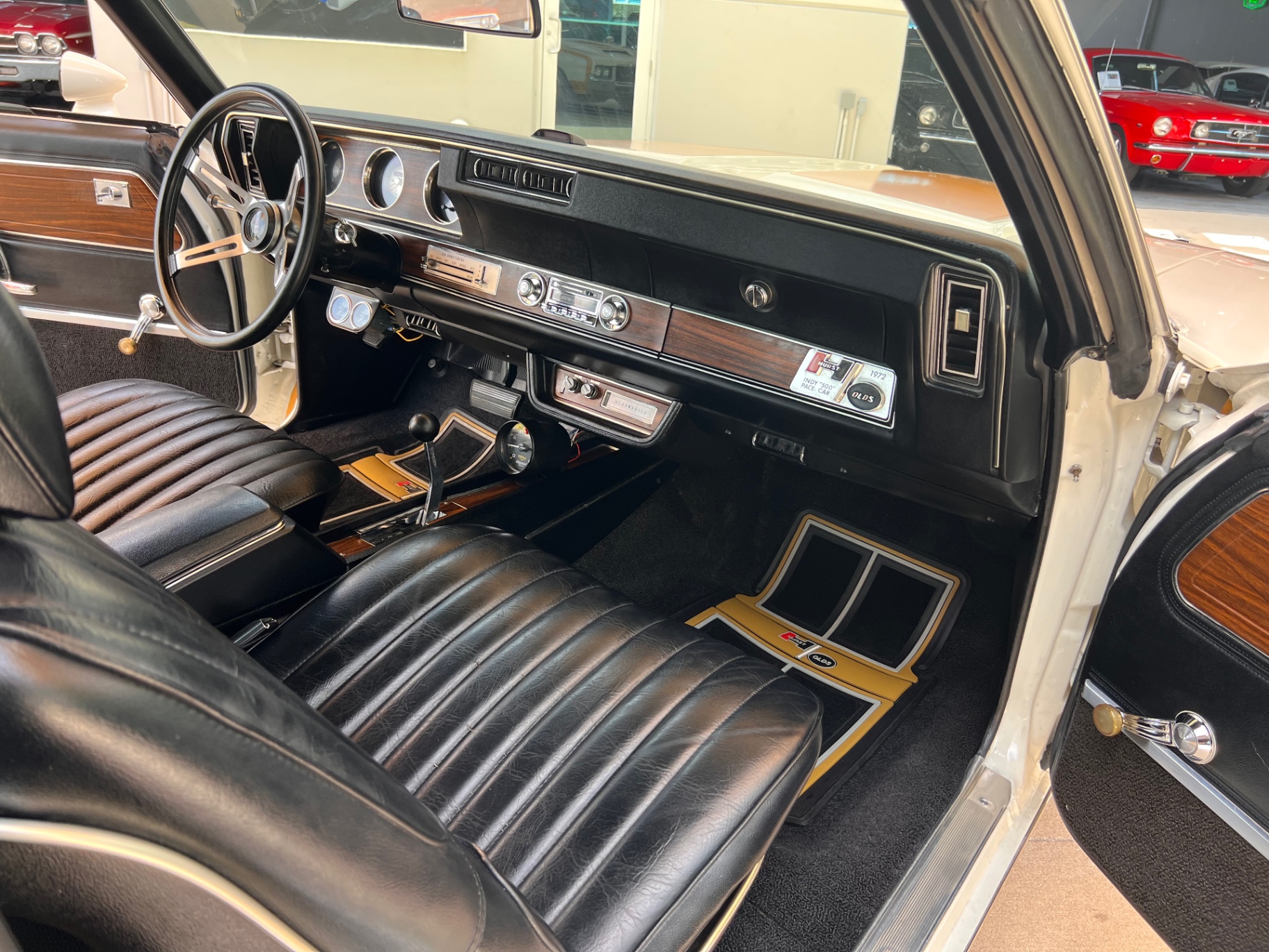 Vehicle photo 31