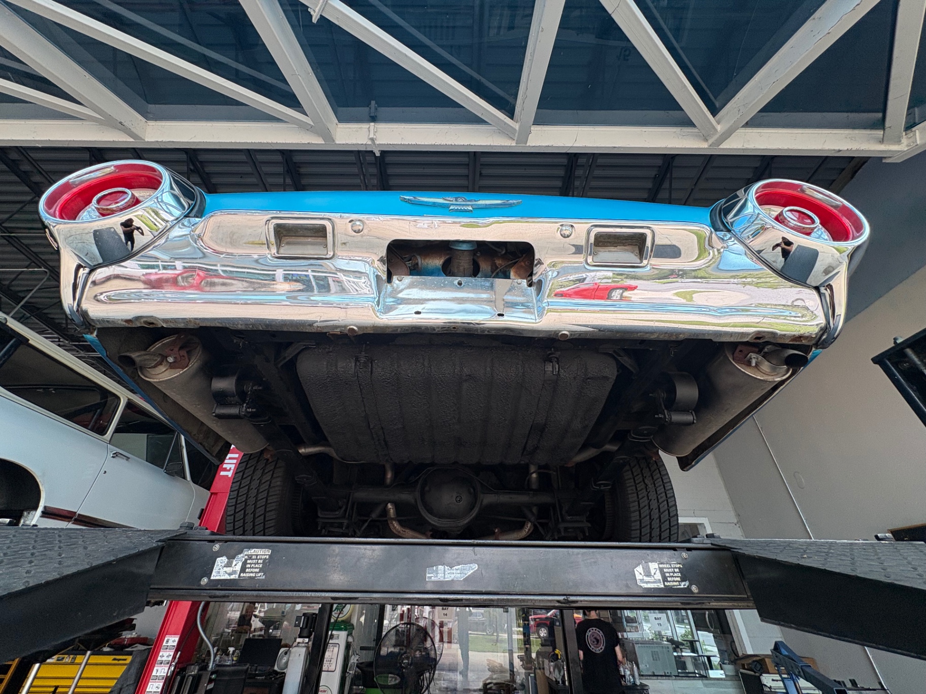 Vehicle photo 43