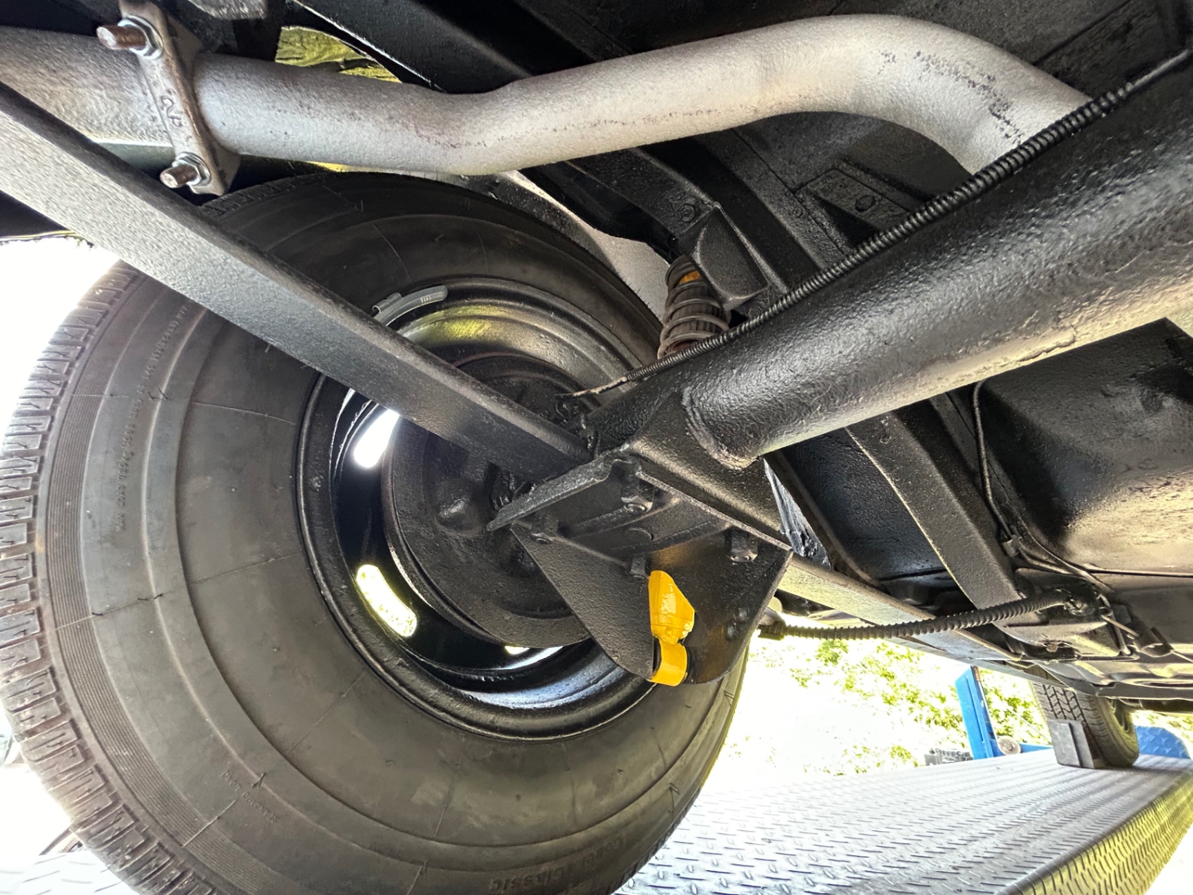 Vehicle photo 33