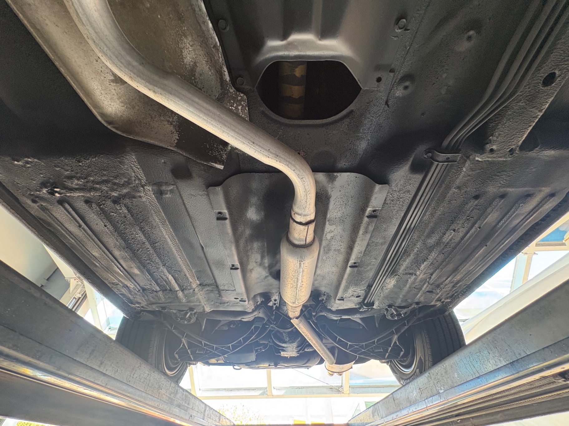 Vehicle photo 52