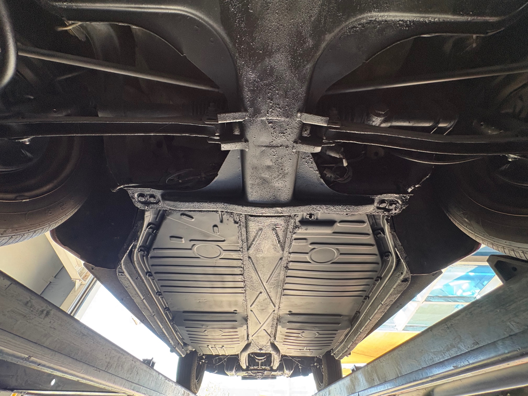 Vehicle photo 54