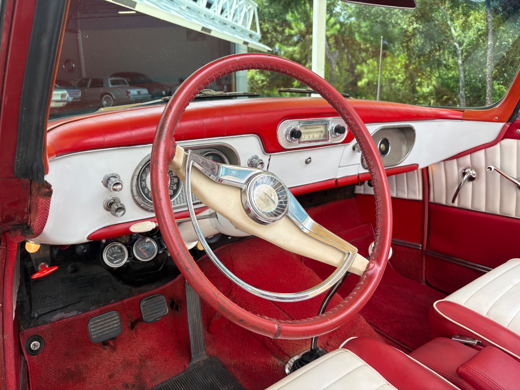 Vehicle photo 38