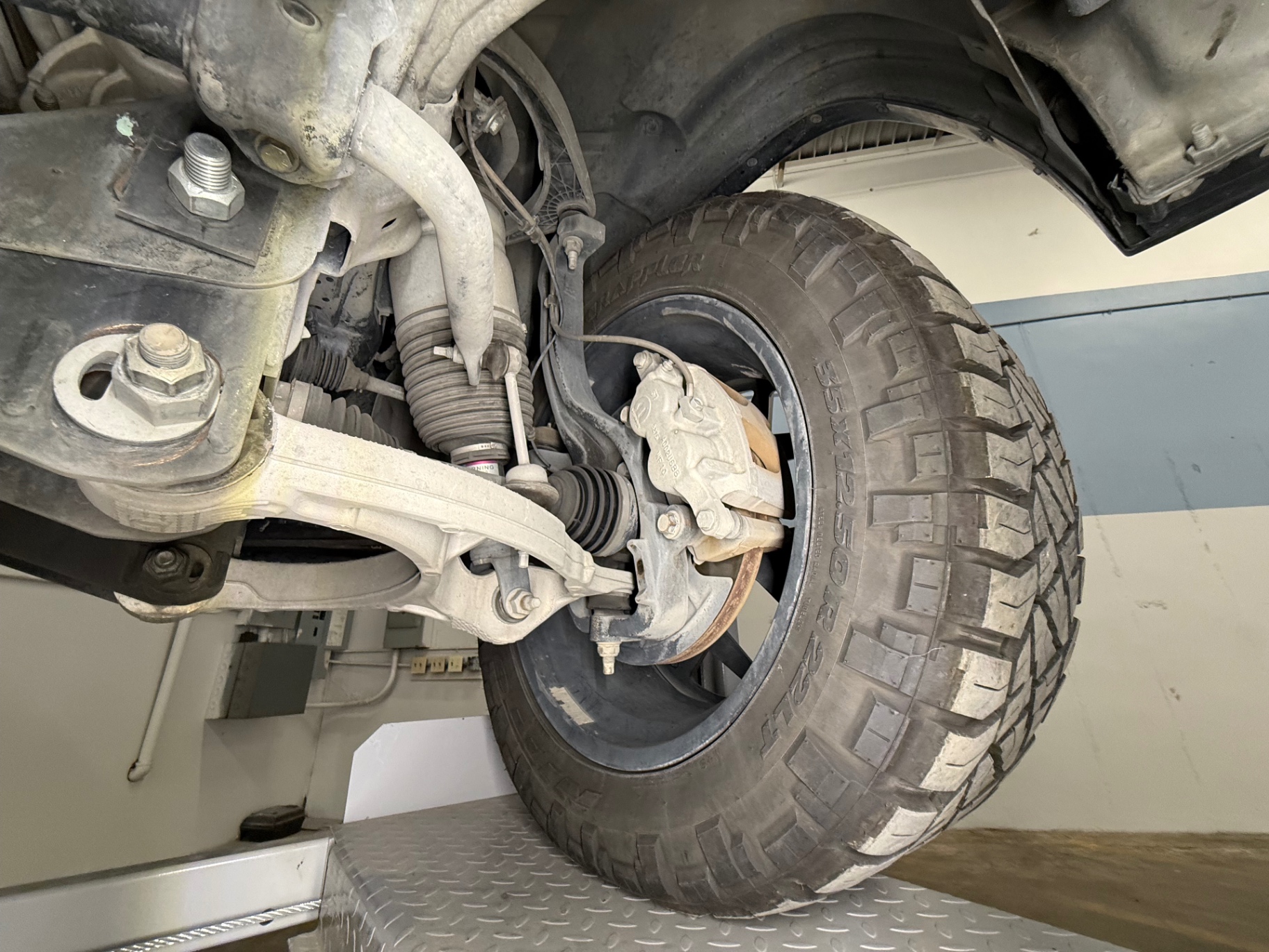 Vehicle photo 56
