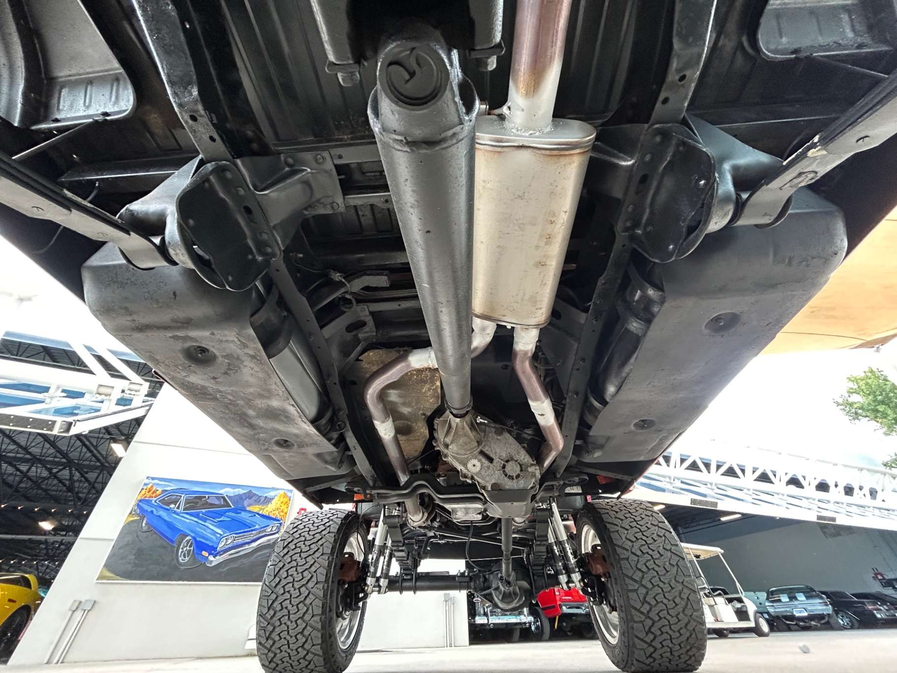 Vehicle photo 41
