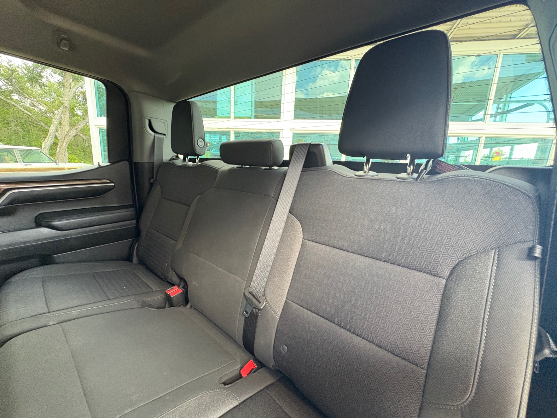 Vehicle photo 36