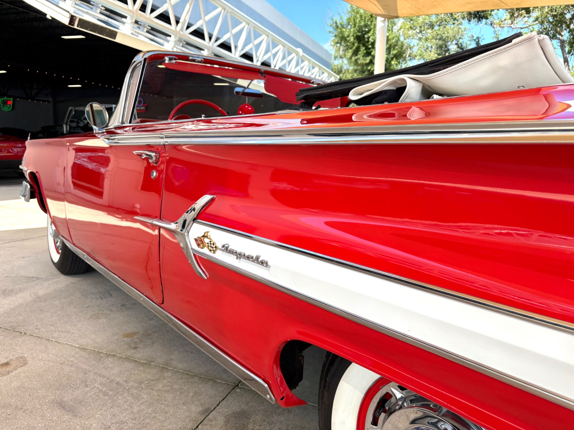 Vehicle photo 12