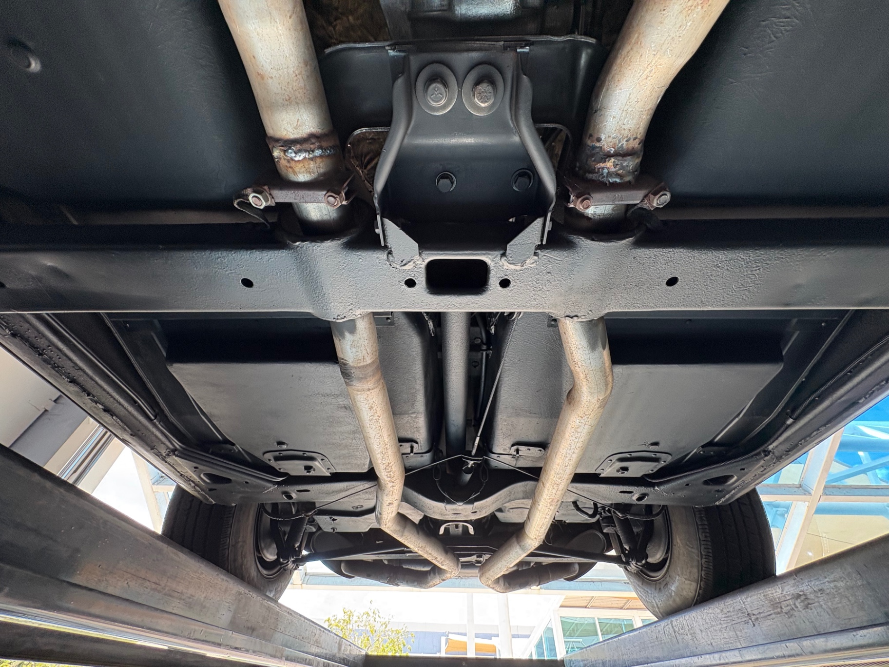 Vehicle photo 59
