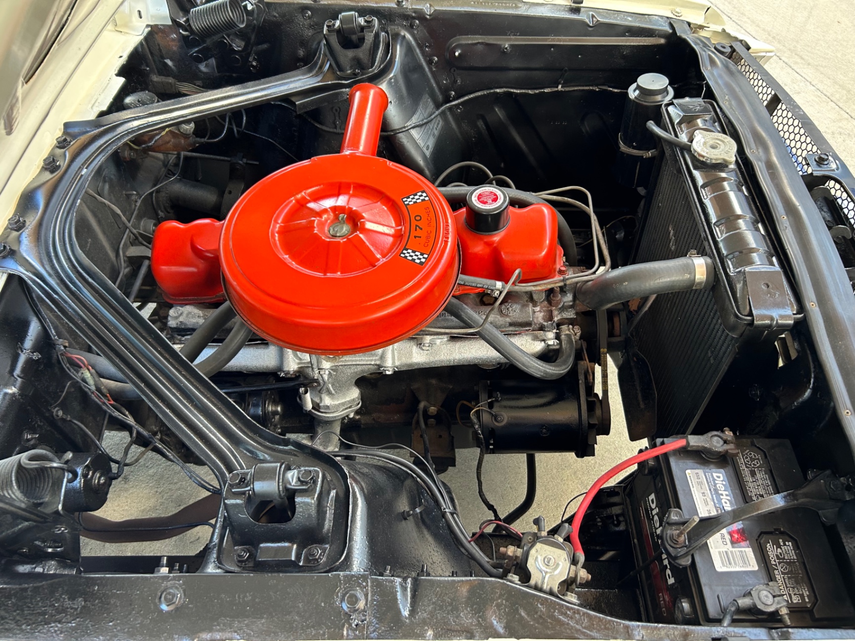 Vehicle photo 19