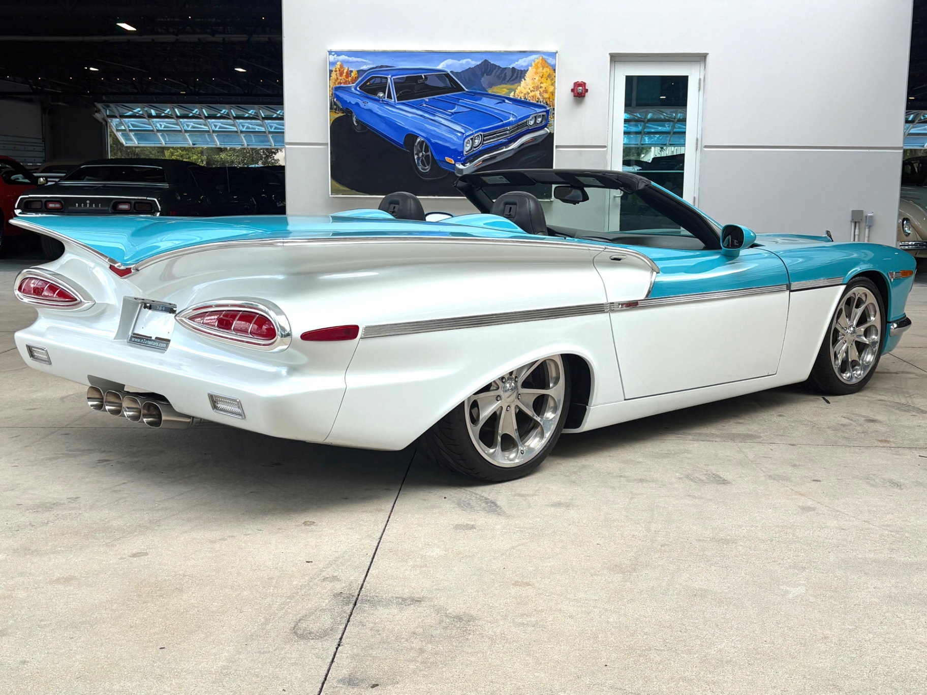 Vehicle photo 6