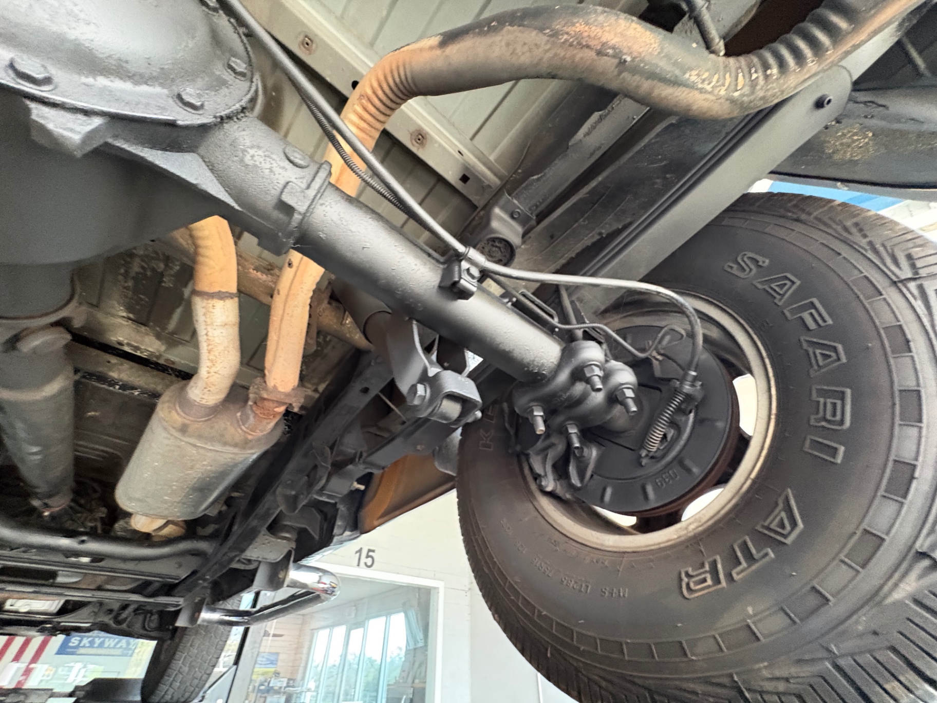 Vehicle photo 43