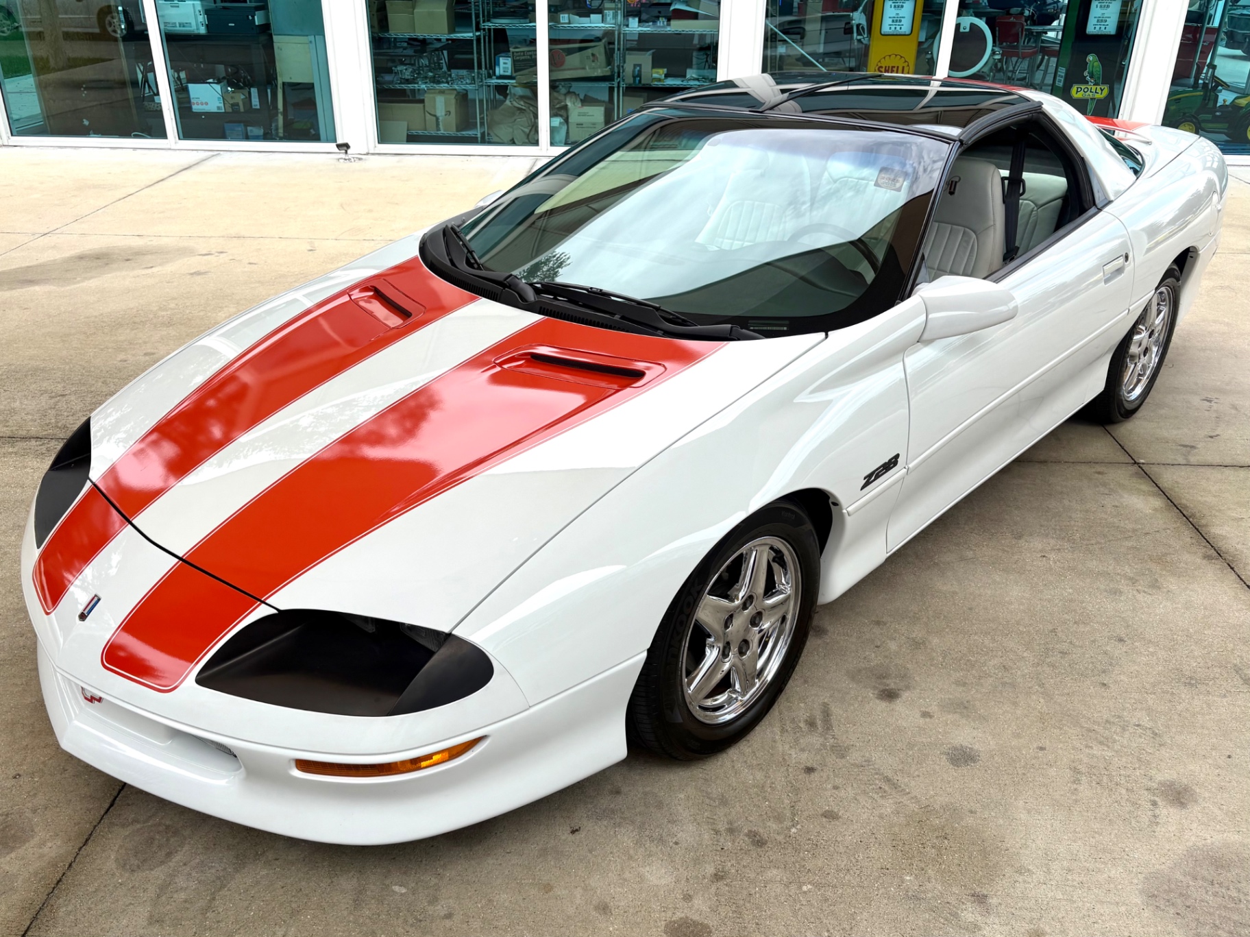 Vehicle photo 20