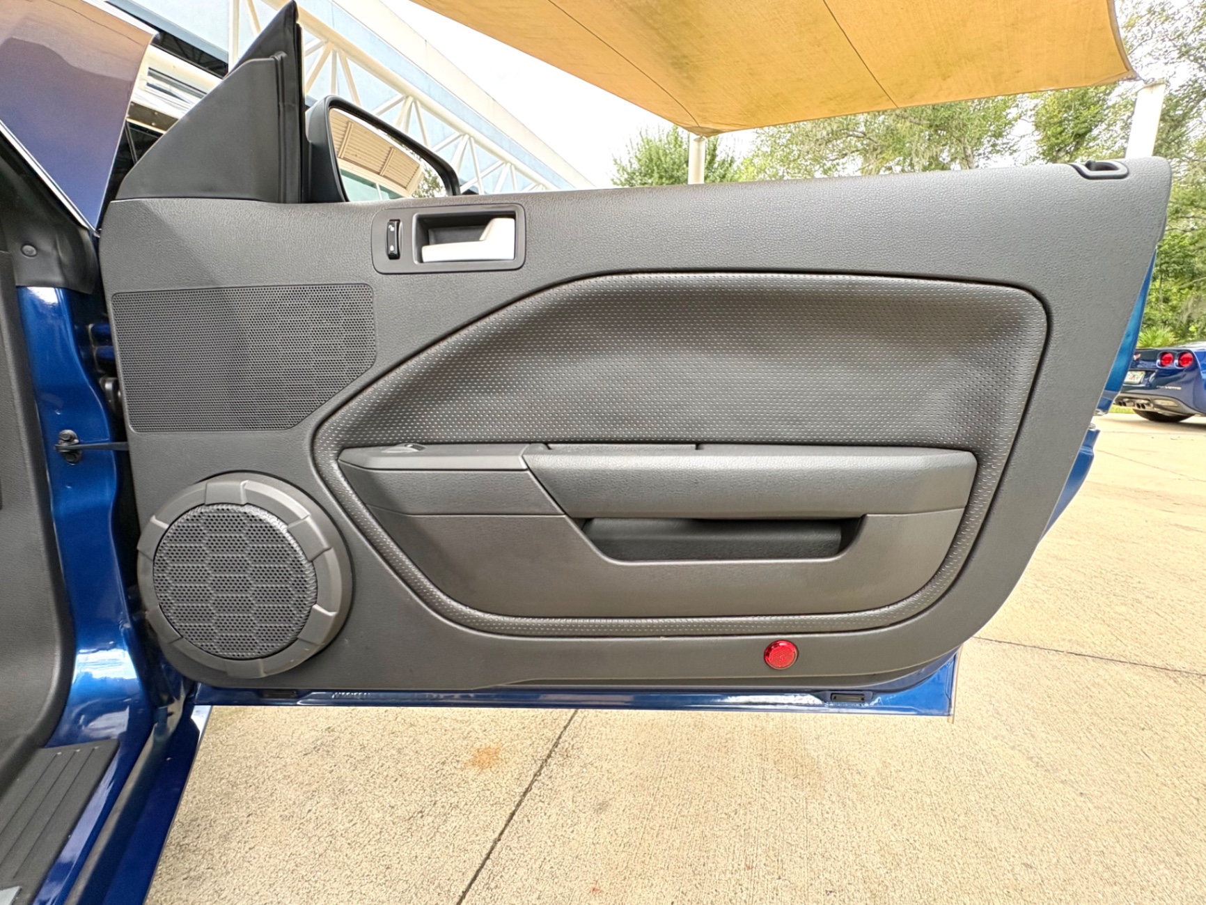 Vehicle photo 46